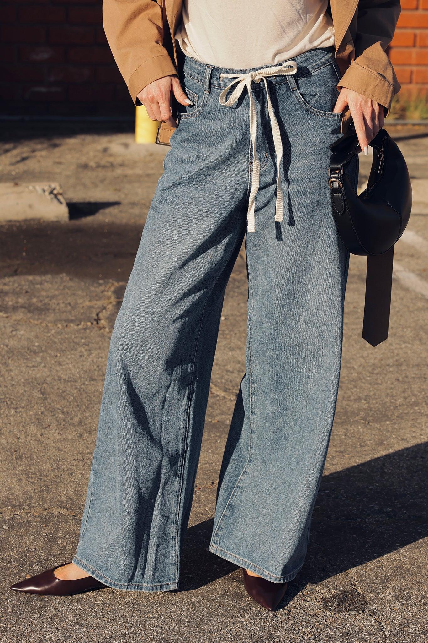 SHE'S A SWEET TALKER DENIM PANTS.