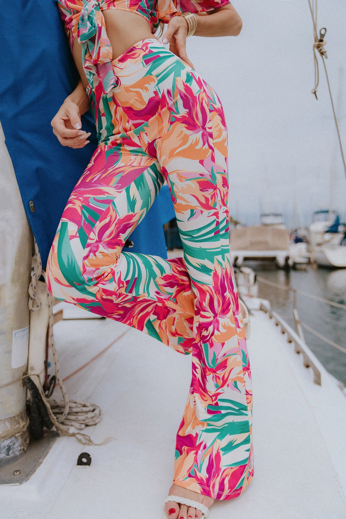 Our STAND BY ME WOVEN PANTS are a fun, fashionable way to stay comfortable in any situation. Made from lightweight, breathable fabric with flattering flare legs, this pant has a side zipper closure for easy dressing. Effortlessly stylish and comfortable, these pants are a must-have for any wardrobe.