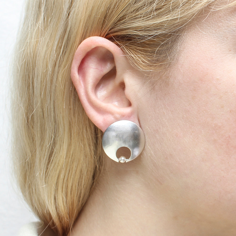 Cutout Disc with Cream Pearl Post Earring