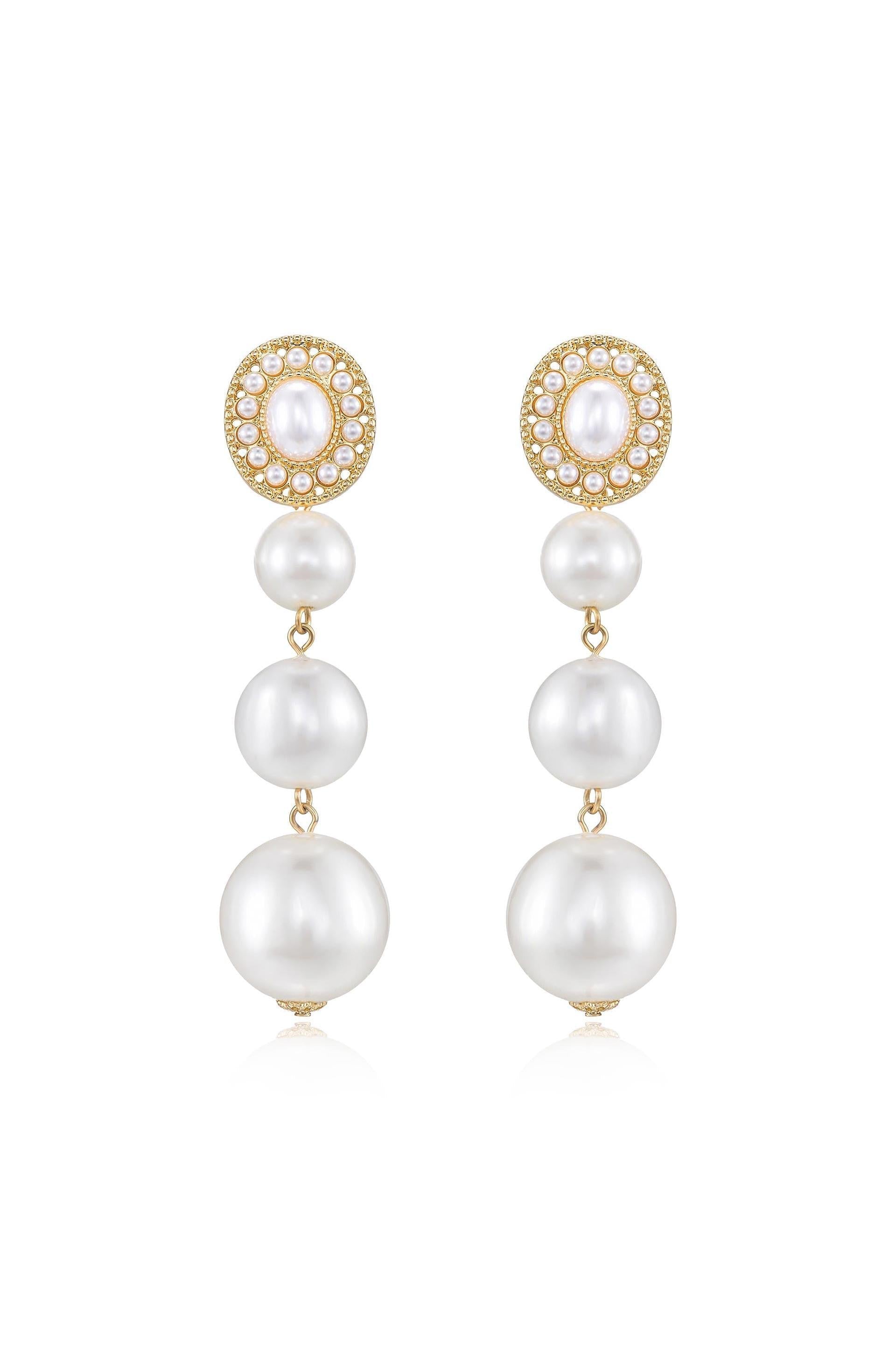 Graduating Pearl Dangle Earrings.