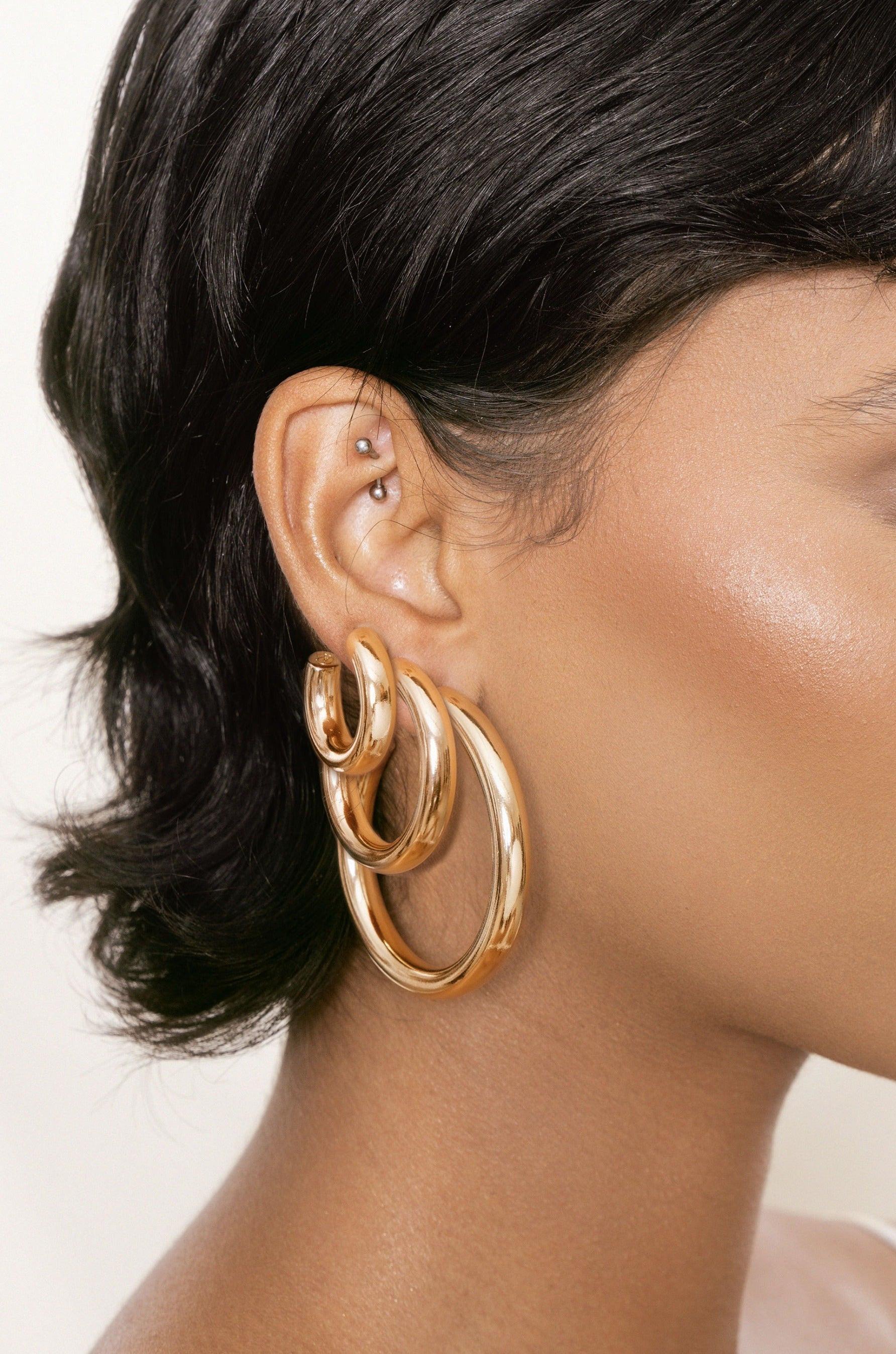 Small Thick Classic Hoops - Flying Tomato - Earrings - Ettika
