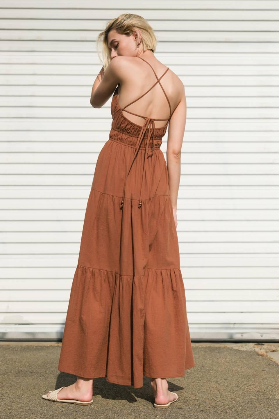 EFFORTLESS ELEGANCE WOVEN MAXI DRESS.