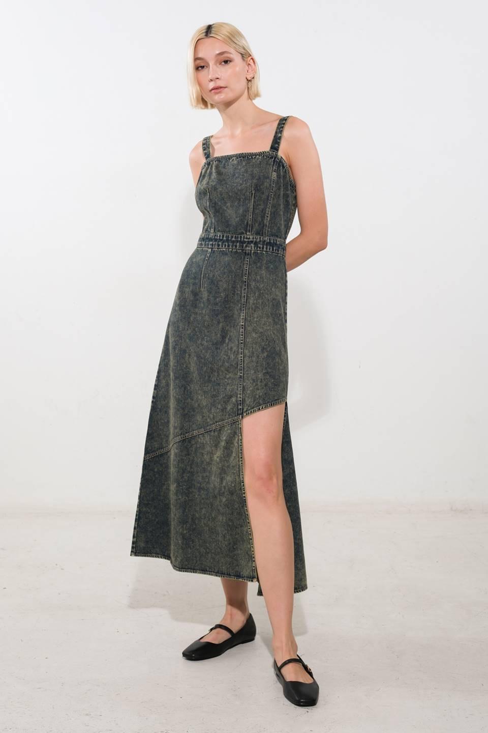 EXOTIC BREEZE DENIM MIDI DRESS.