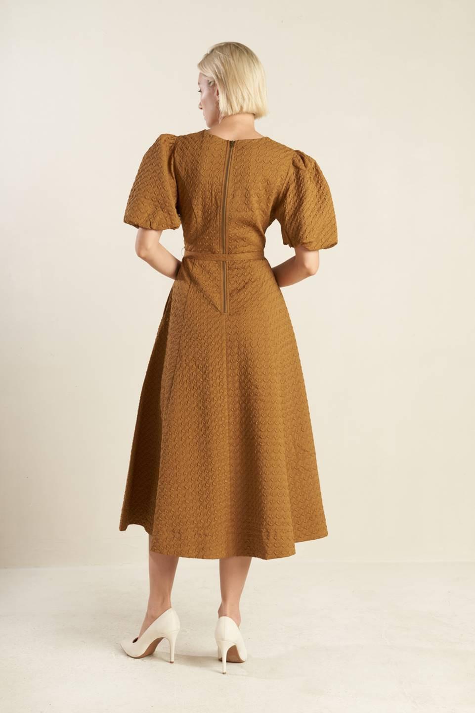 CAN'T STOP ME WOVEN MIDI DRESS.