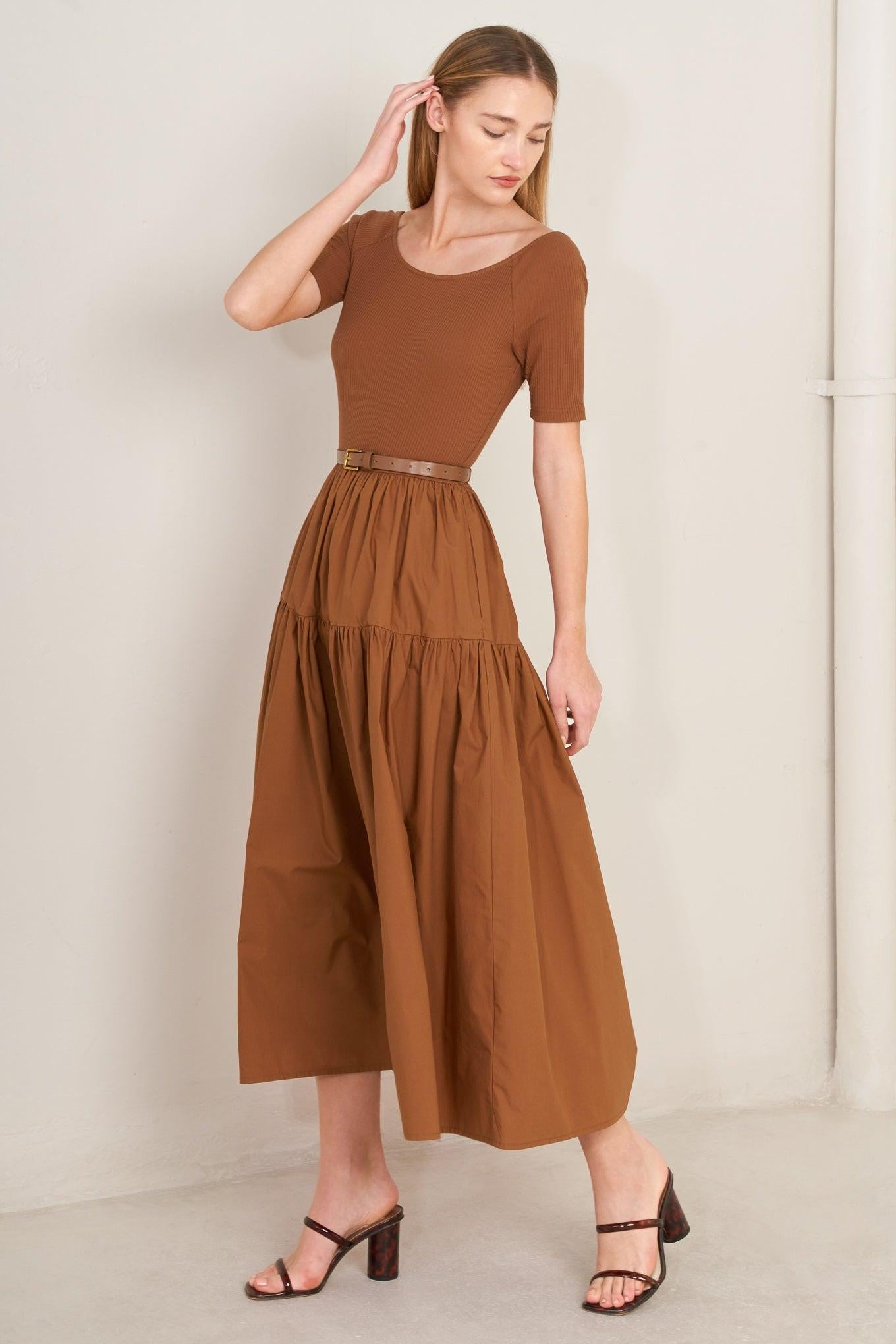 SADDLE BREEZE RUST MIDI DRESS.