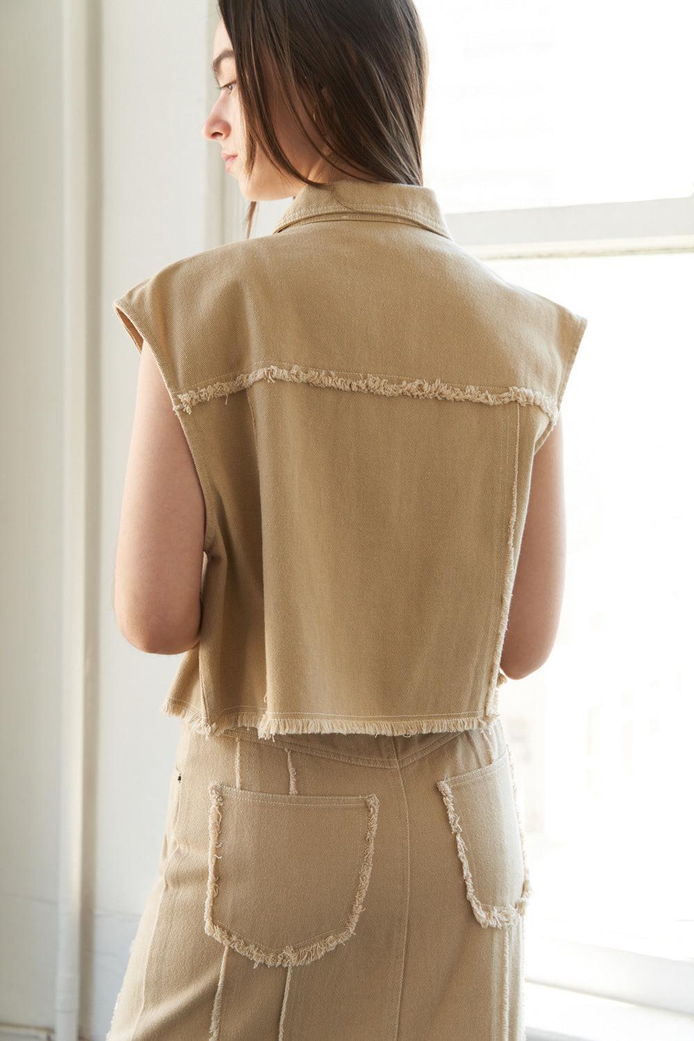 BETWEEN THE PAGES WOVEN TWILL VEST.