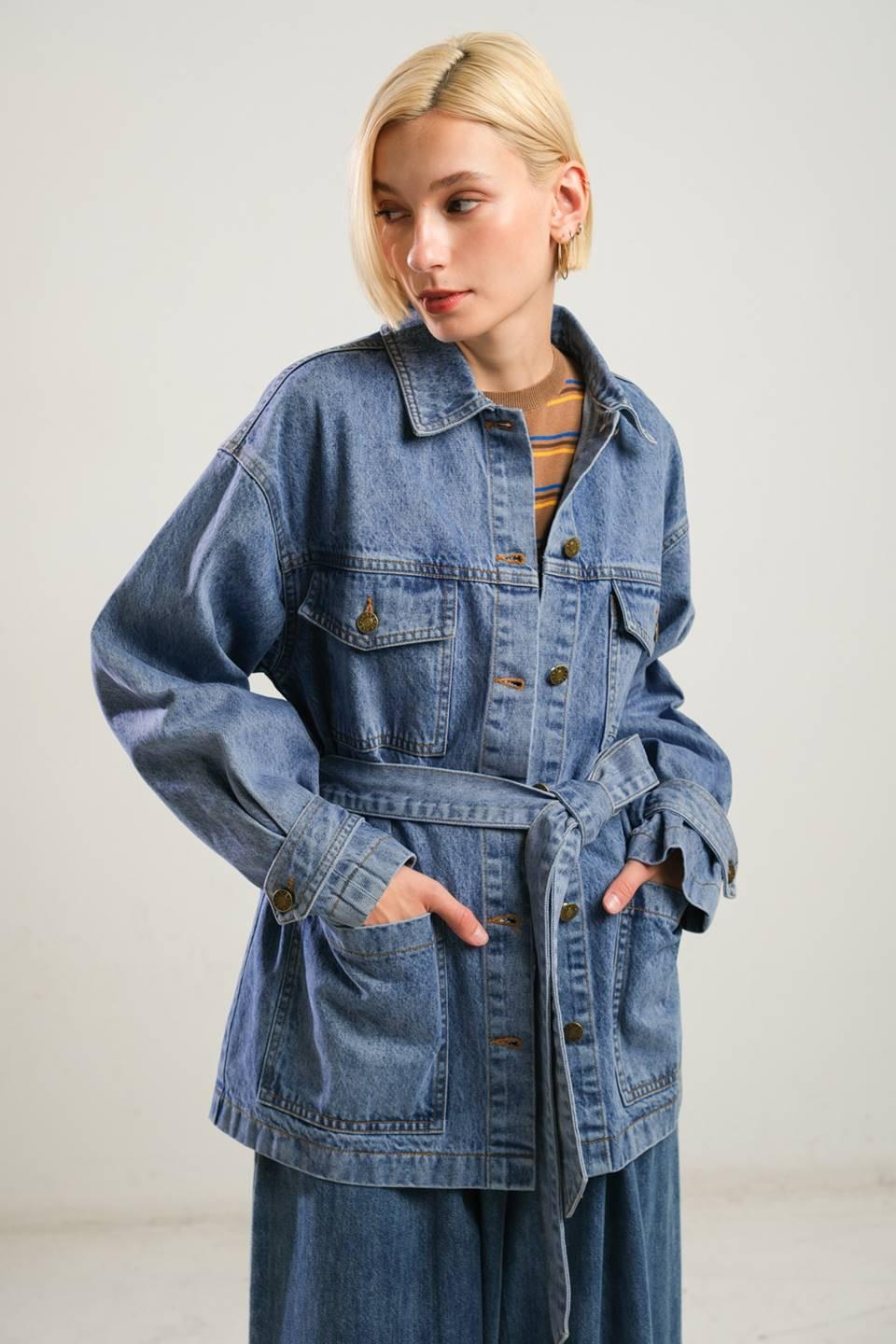 BREATHTAKING CHARM DENIM MIDI JACKET.