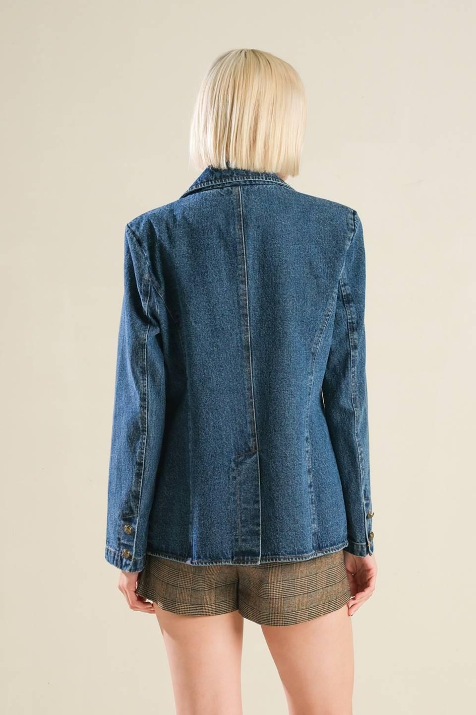 HOT TO GO DENIM BLAZER.