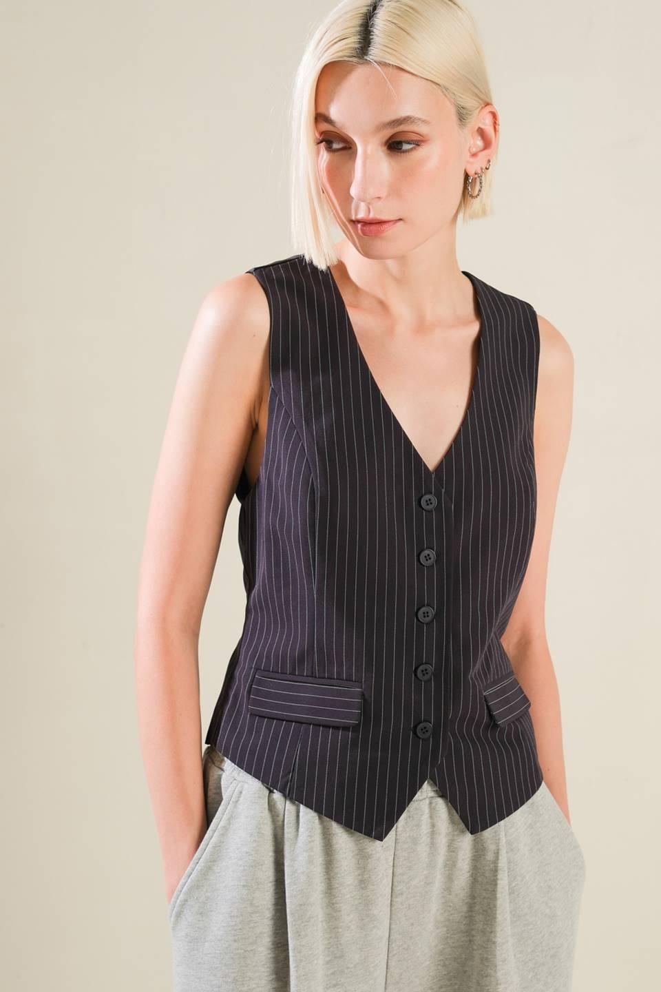 CAUGHT YOUR EYE WOVEN VEST.