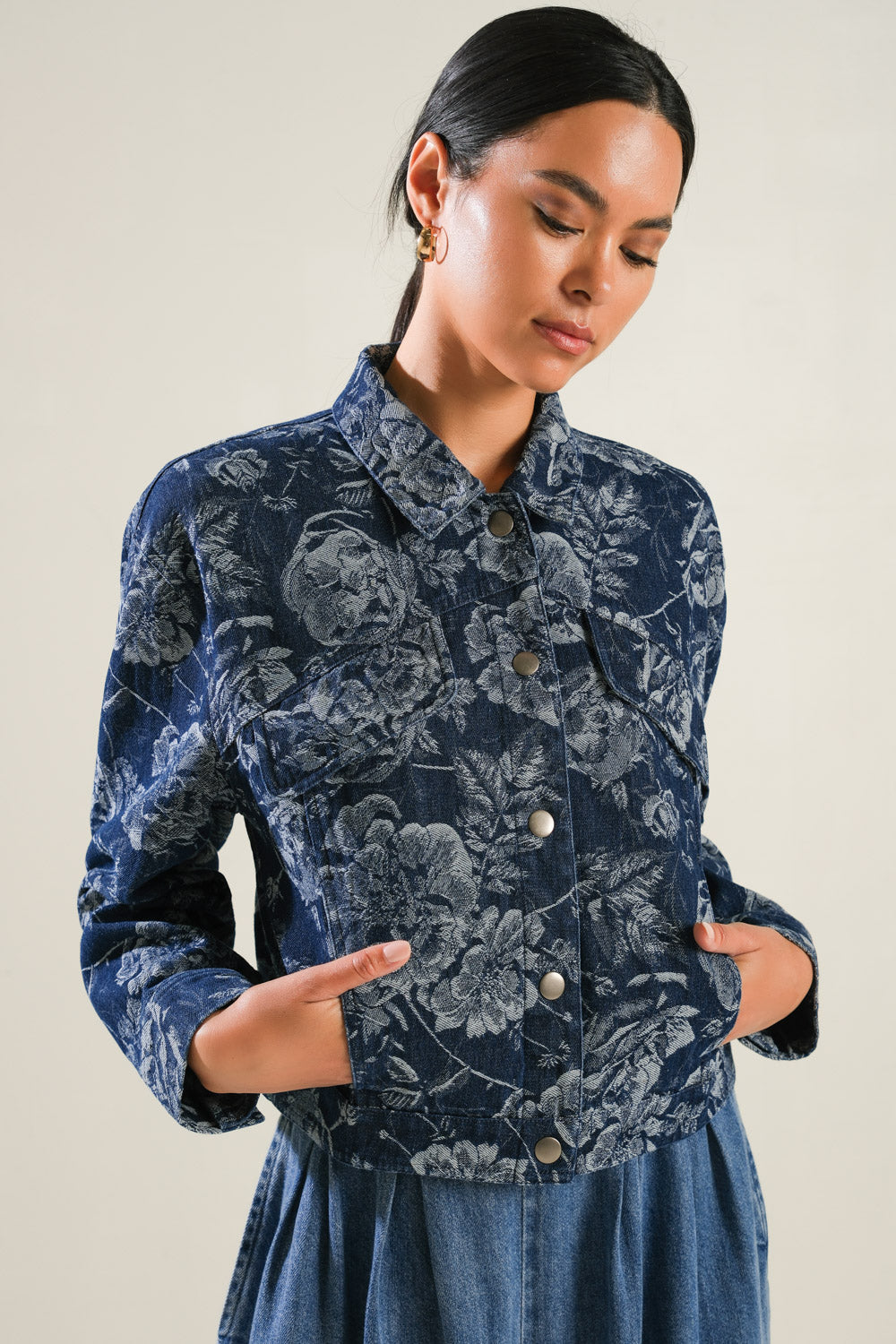 SOPHISTICATED STUNNER DENIM JACKET.
