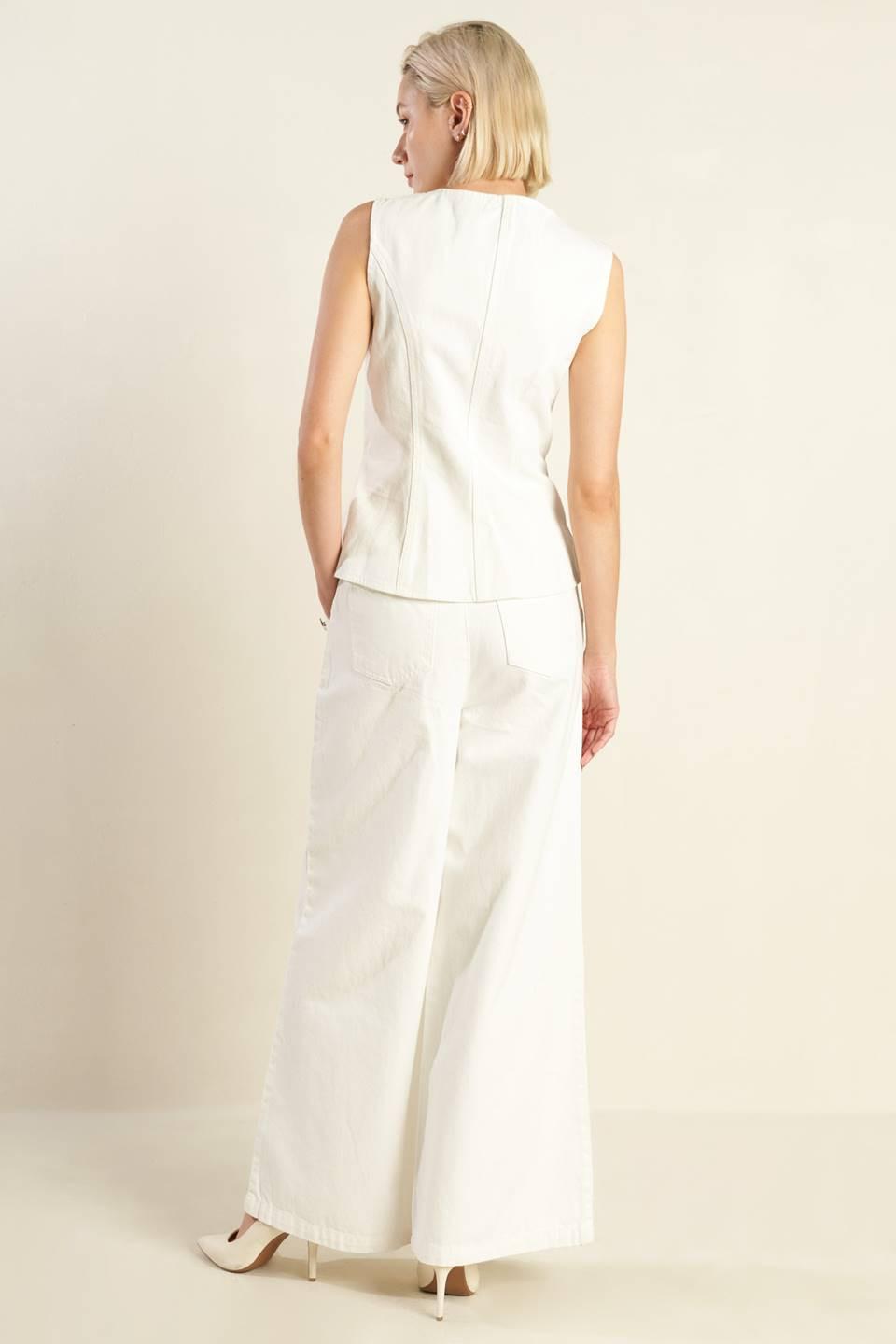 DELICATE HUE WOVEN VEST.