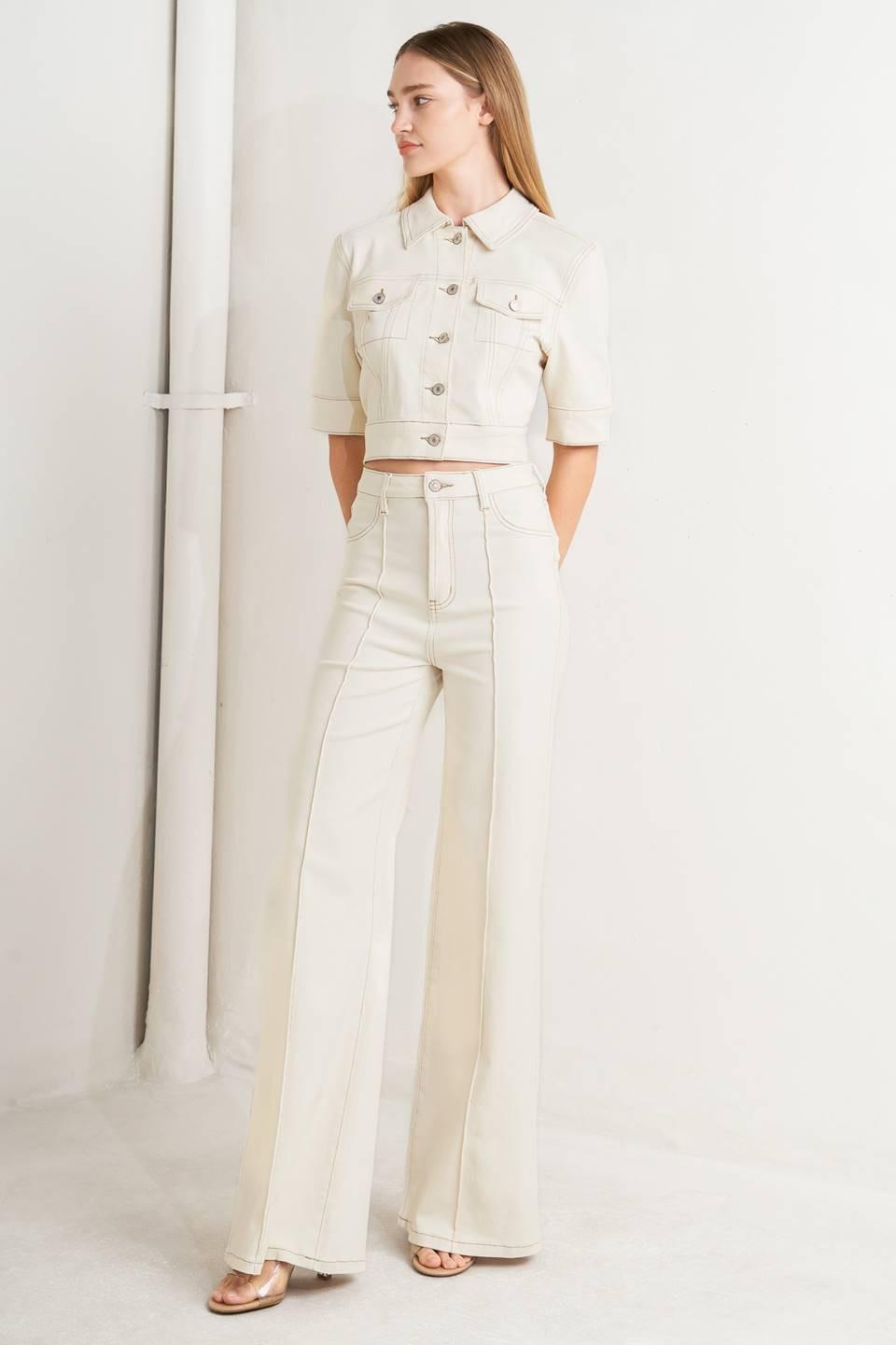 MODERN NEUTRAL TWILL JACKET.