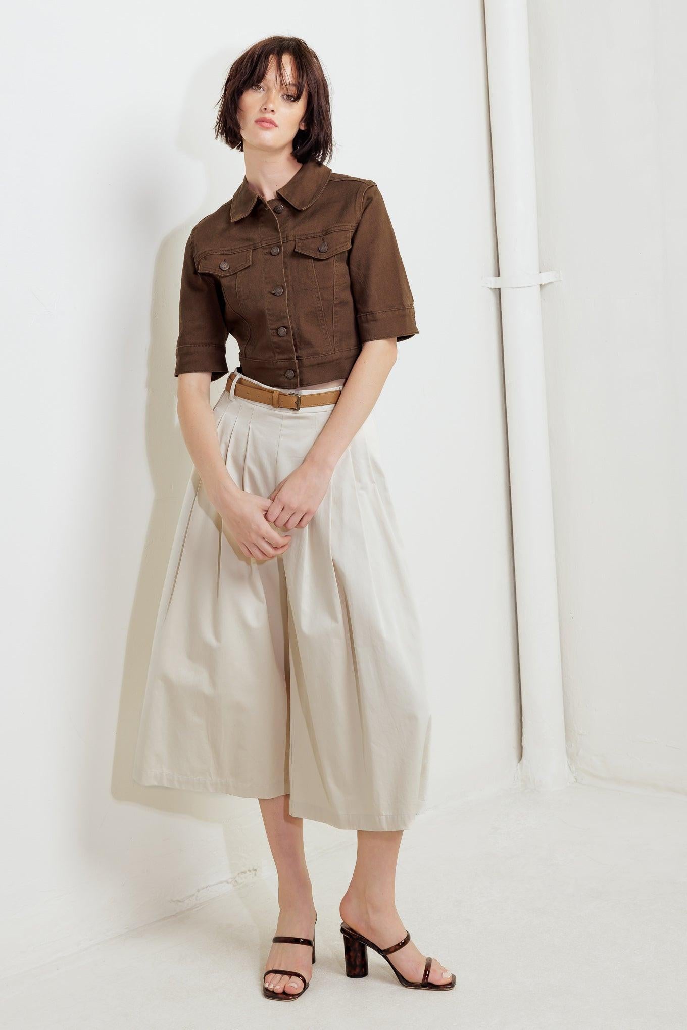EFFORTLESS EDGE BROWN TWILL JACKET.