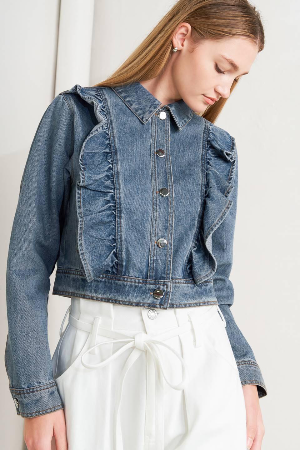 FRENCH FEMME DENIM CROP JACKET.
