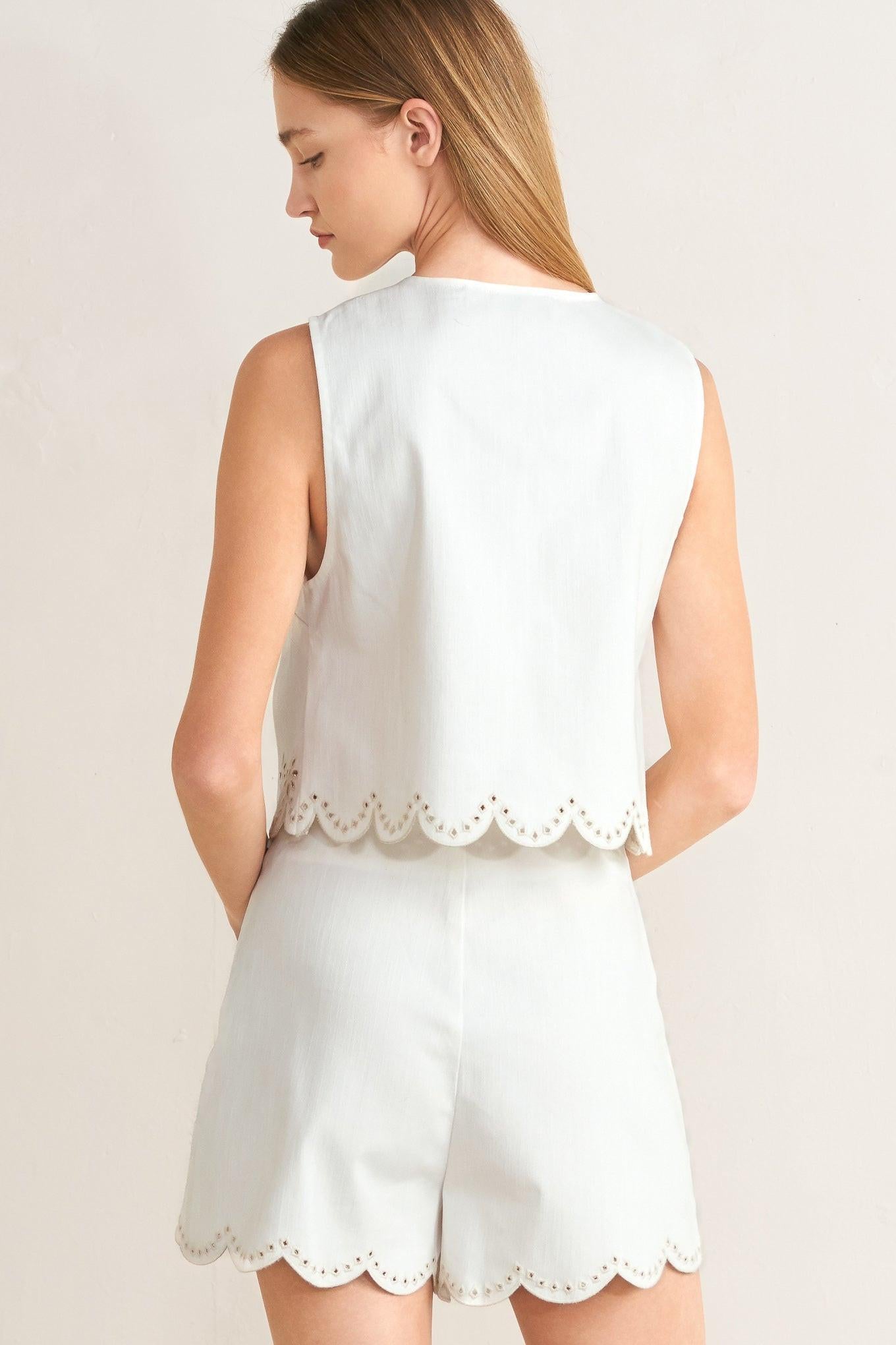 SEAFOAM SCALLOP WOVEN VEST.