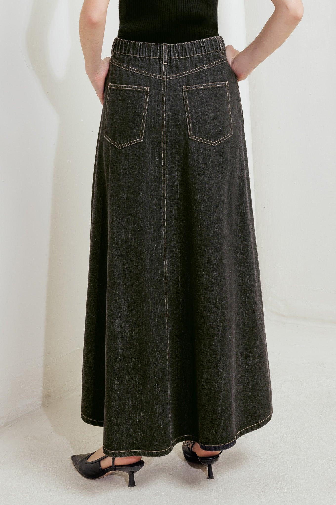 TRADING SECRETS DENIM SKIRT.
