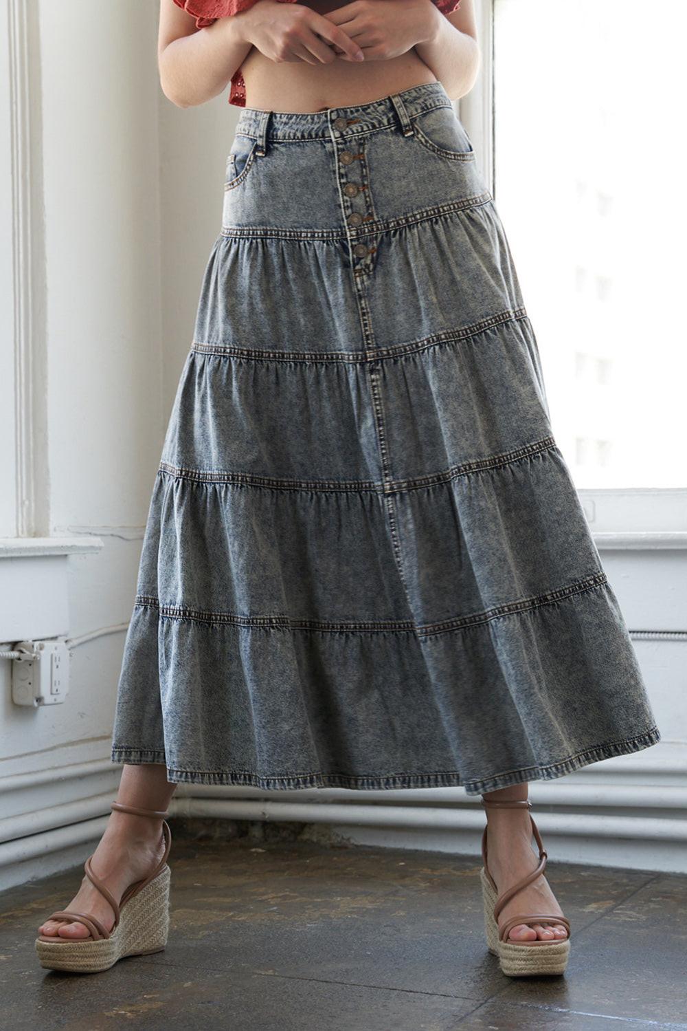 SIMPLE STATEMENT DENIM MIDI SKIRT.