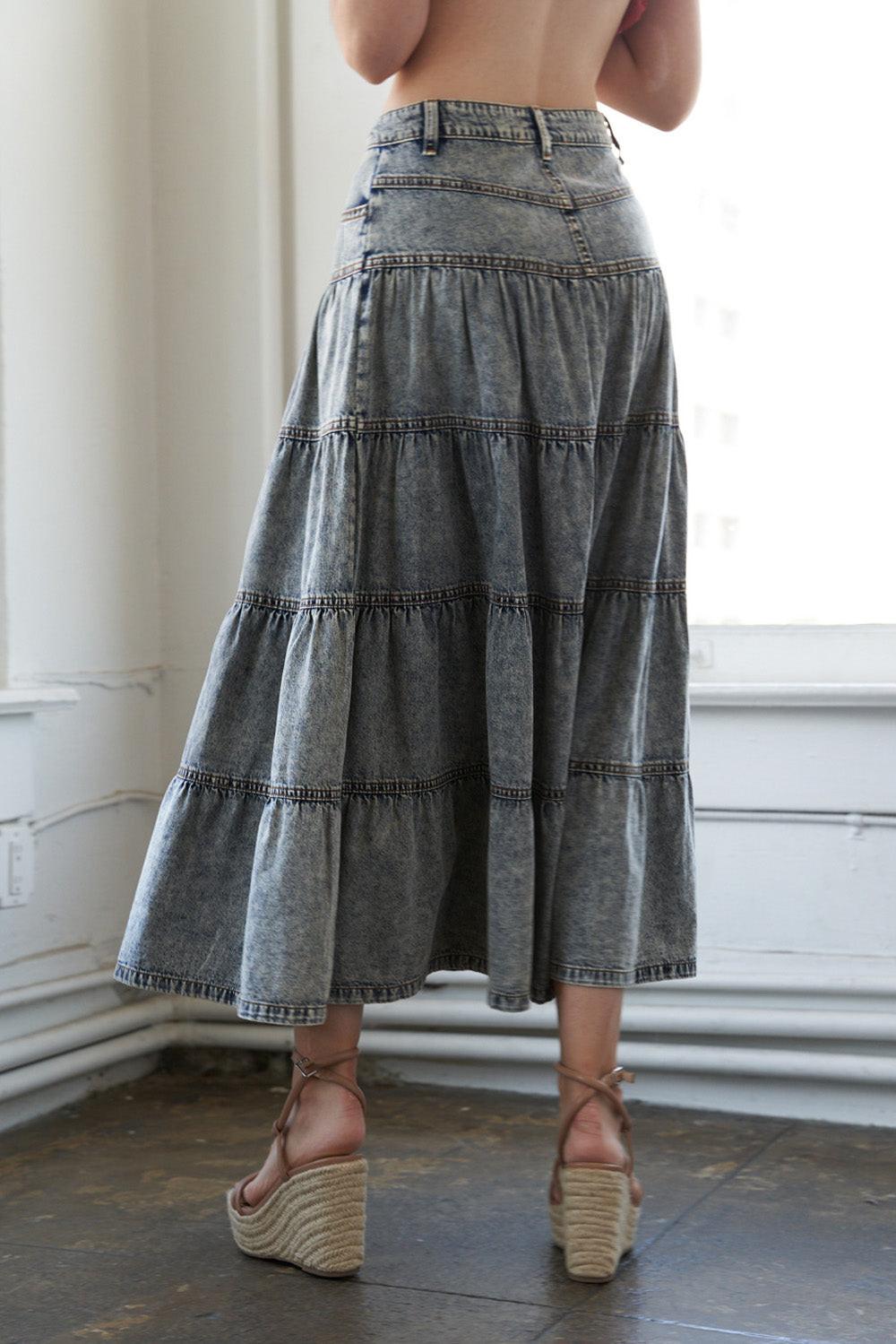 SIMPLE STATEMENT DENIM MIDI SKIRT.