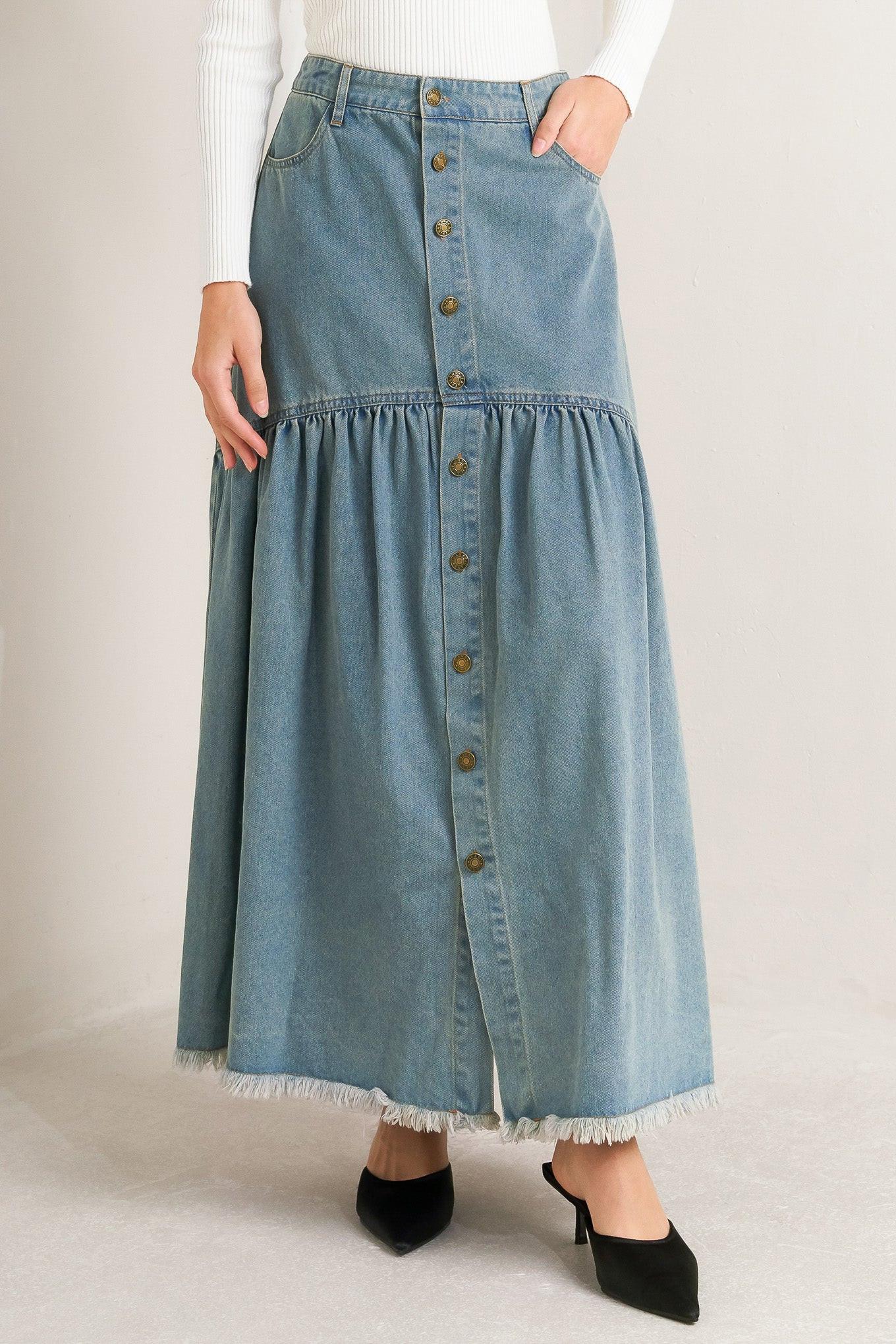 INTRICATE CHARM DENIM MIDI SKIRT.