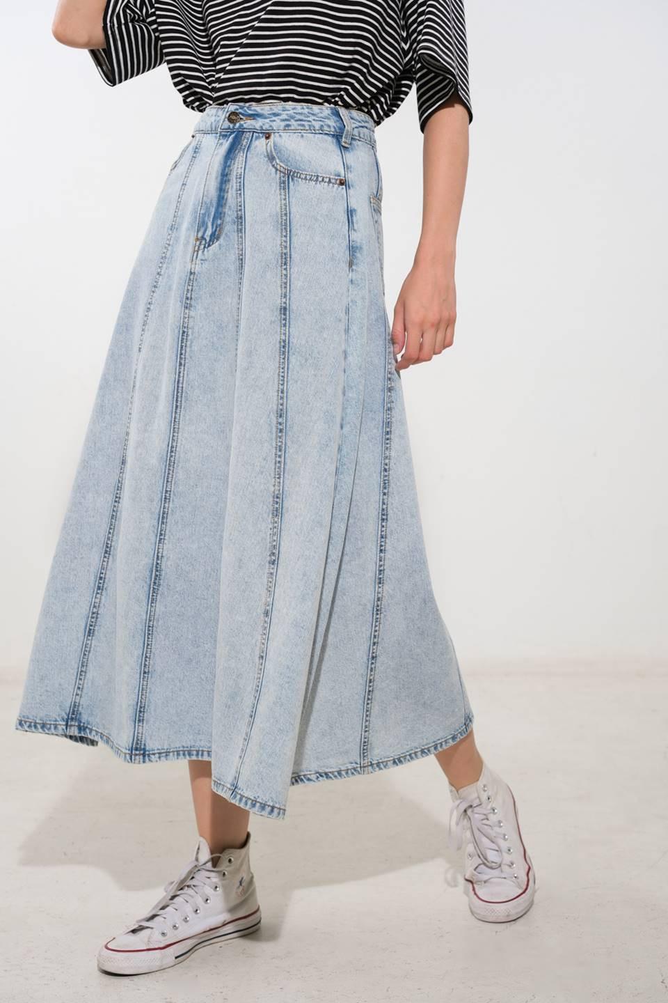 URBAN COWGIRL DENIM MIDI SKIRT.