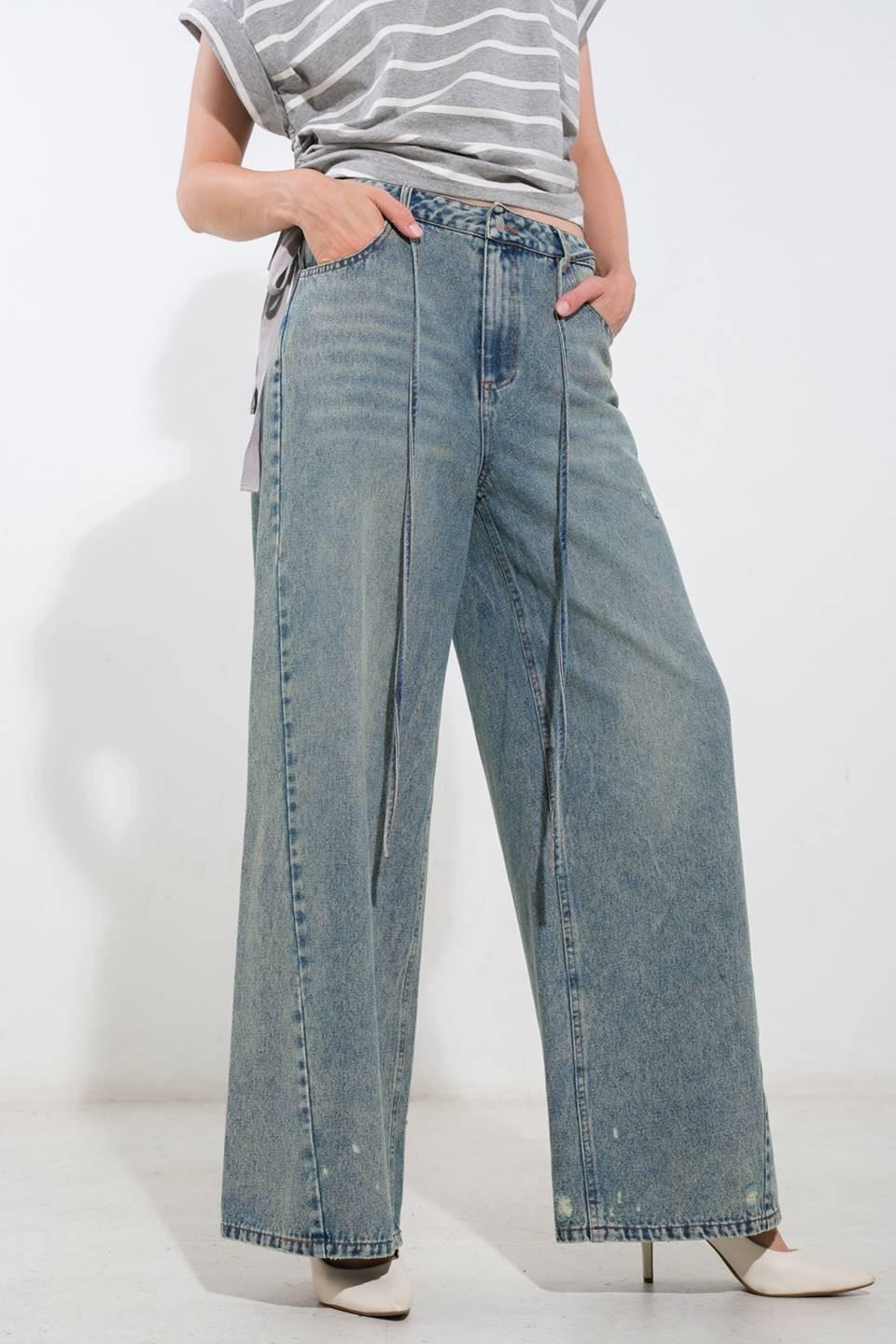 INSPIRING ALLURE DENIM PANTS.