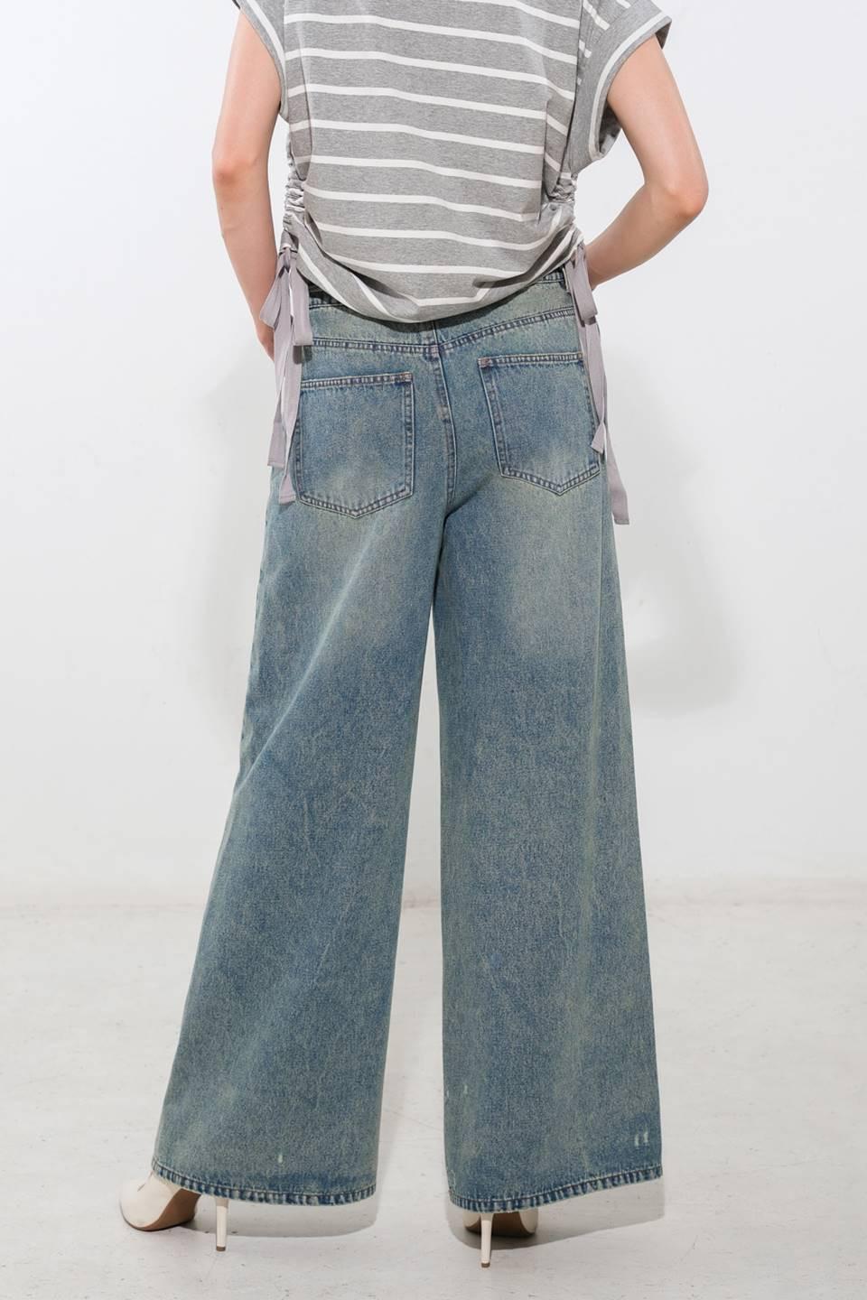 INSPIRING ALLURE DENIM PANTS.