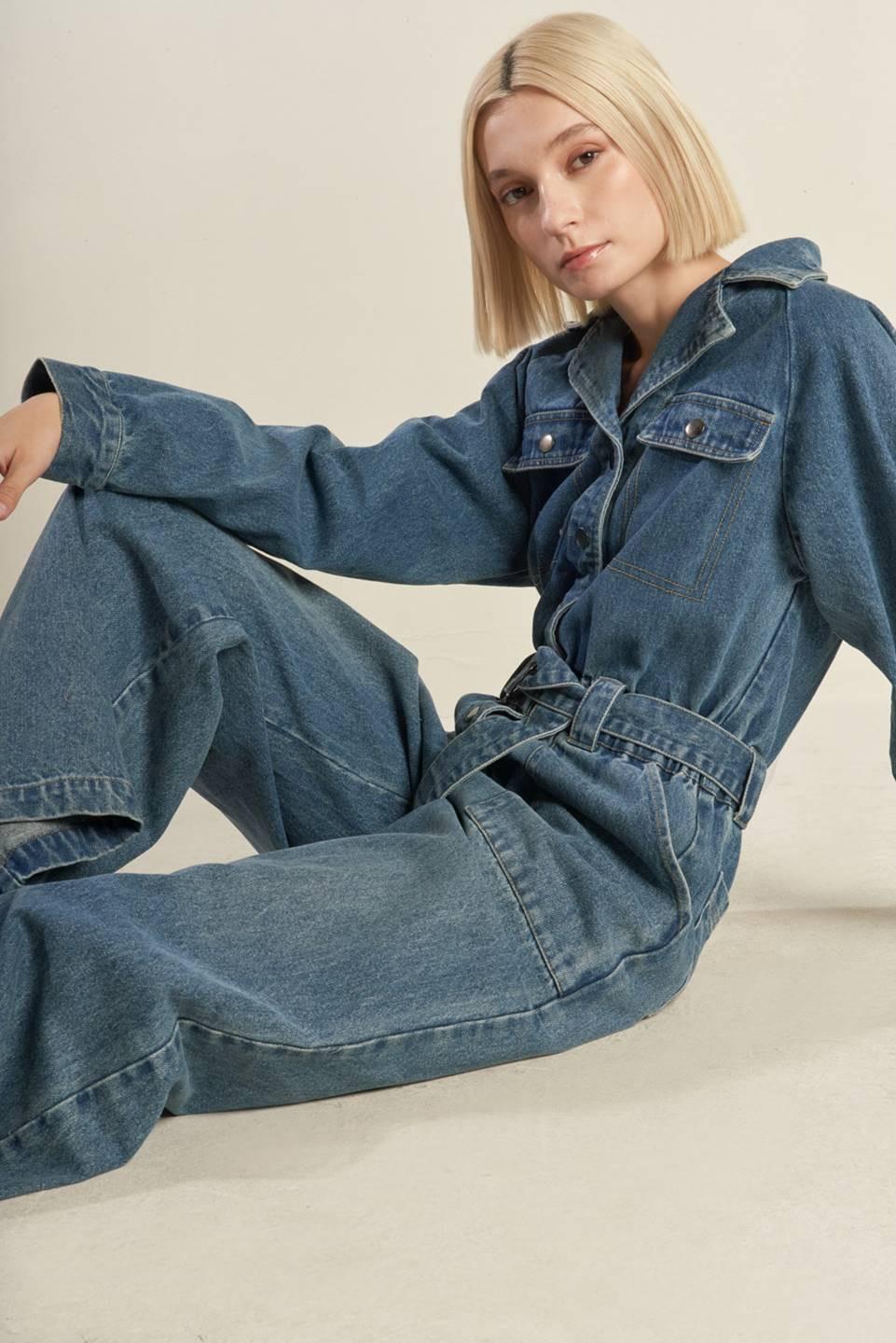 PERFECT MEET DENIM JUMPSUIT.