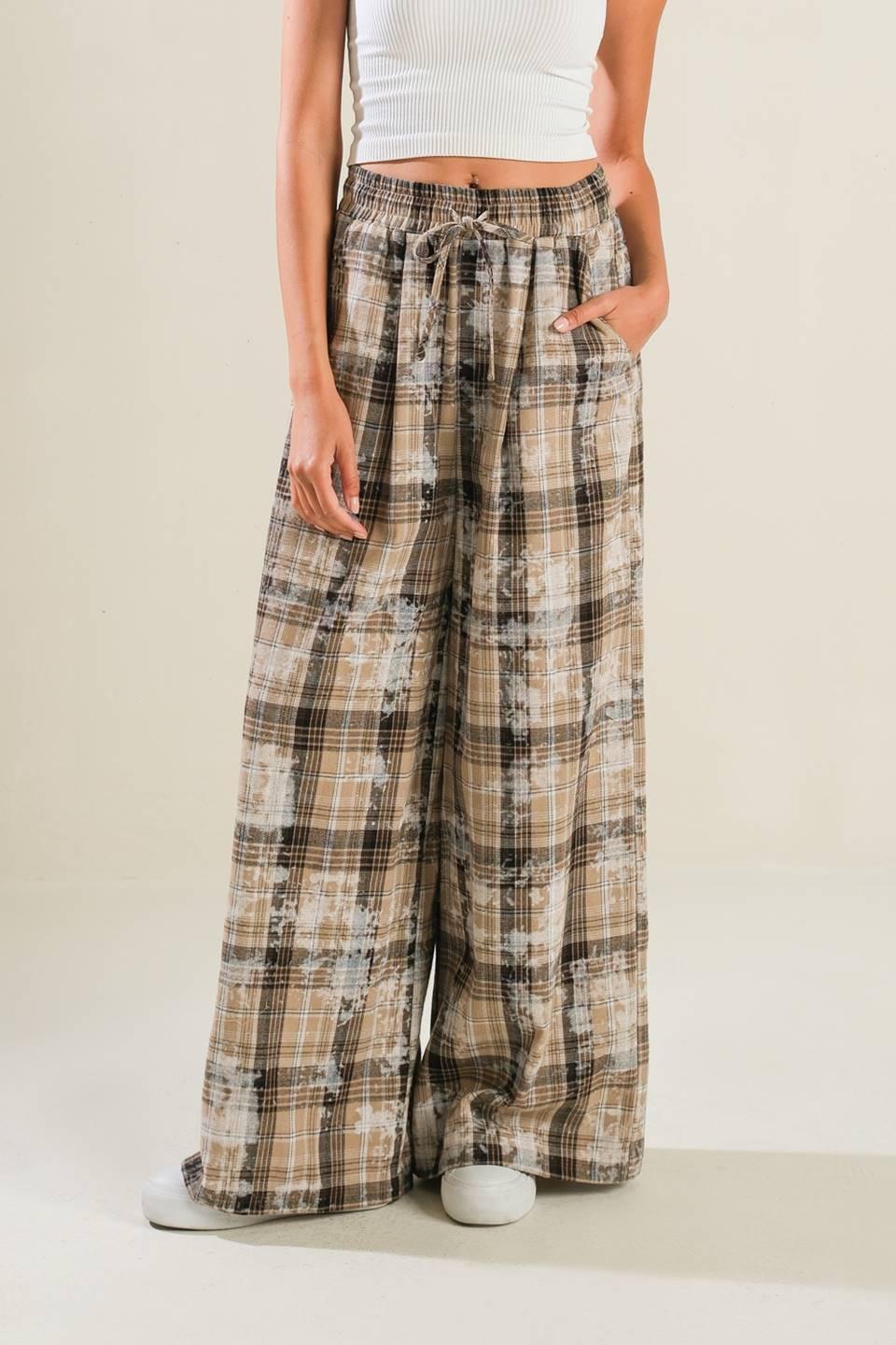 TIMELESS CHARM WOVEN PANTS.