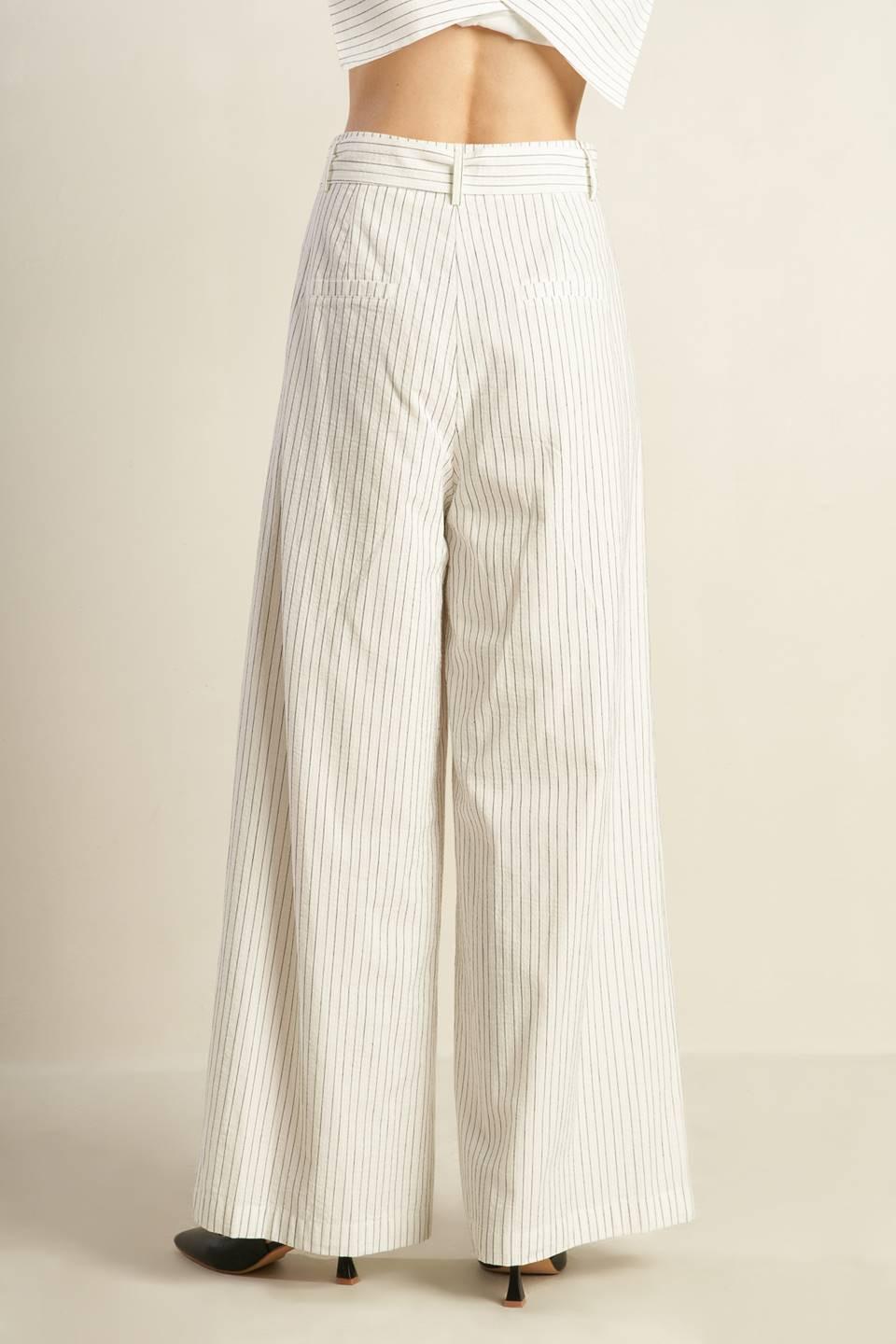 LEAD THE WAY WOVEN SEESUCKER PANTS.
