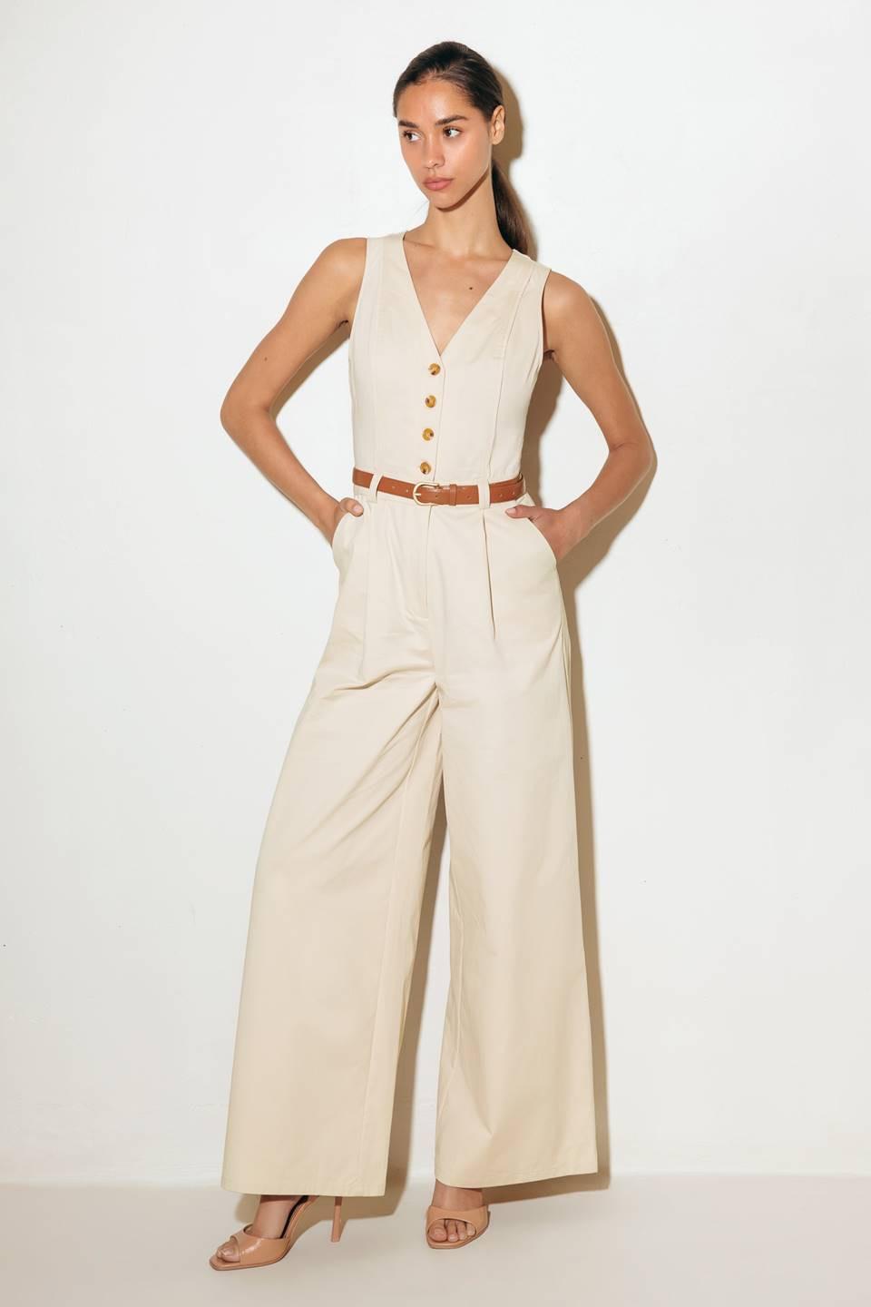 EVERYDAY ESSENTIAL WOVEN JUMPSUIT.
