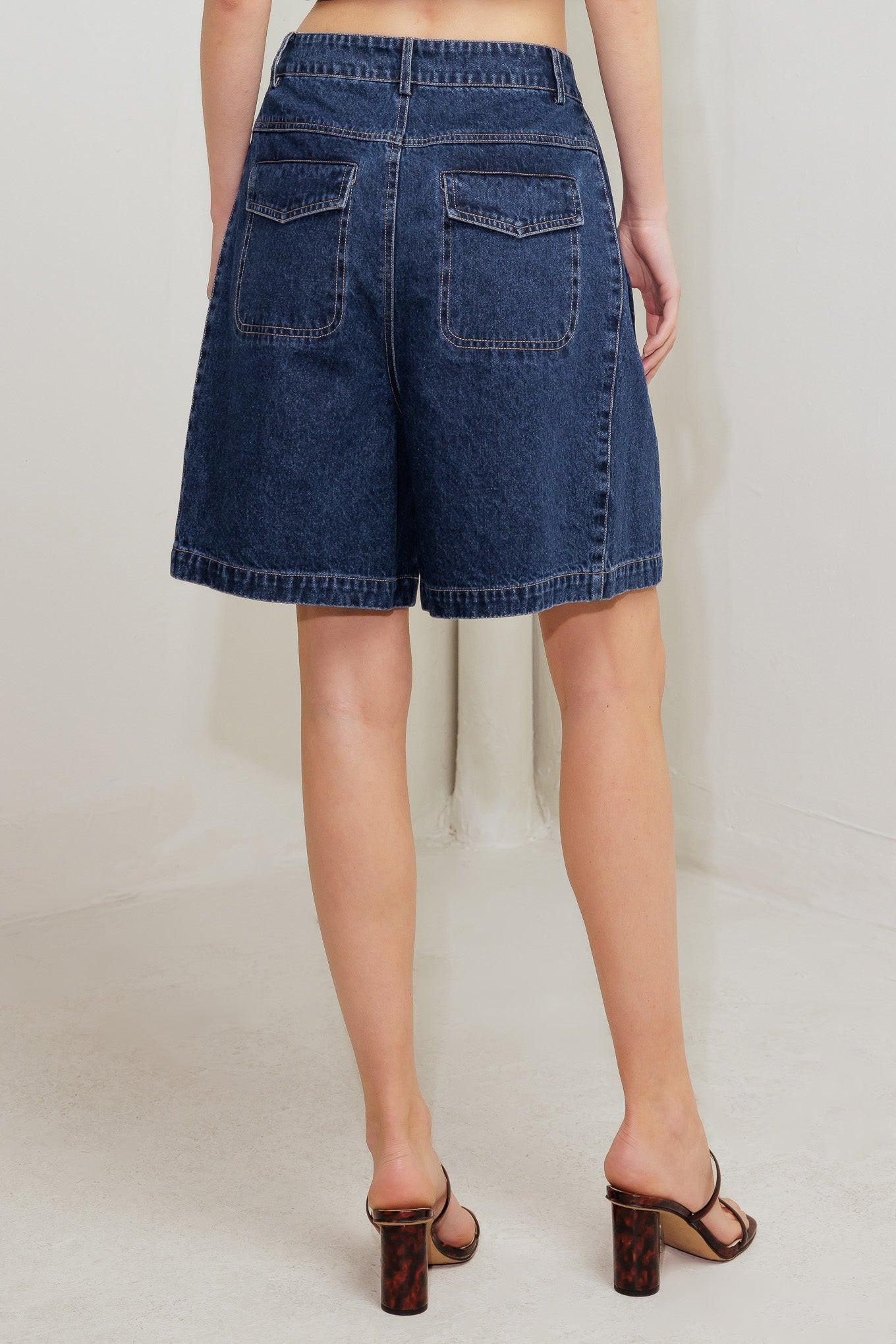 COFFEE PETAL DENIM SHORT.