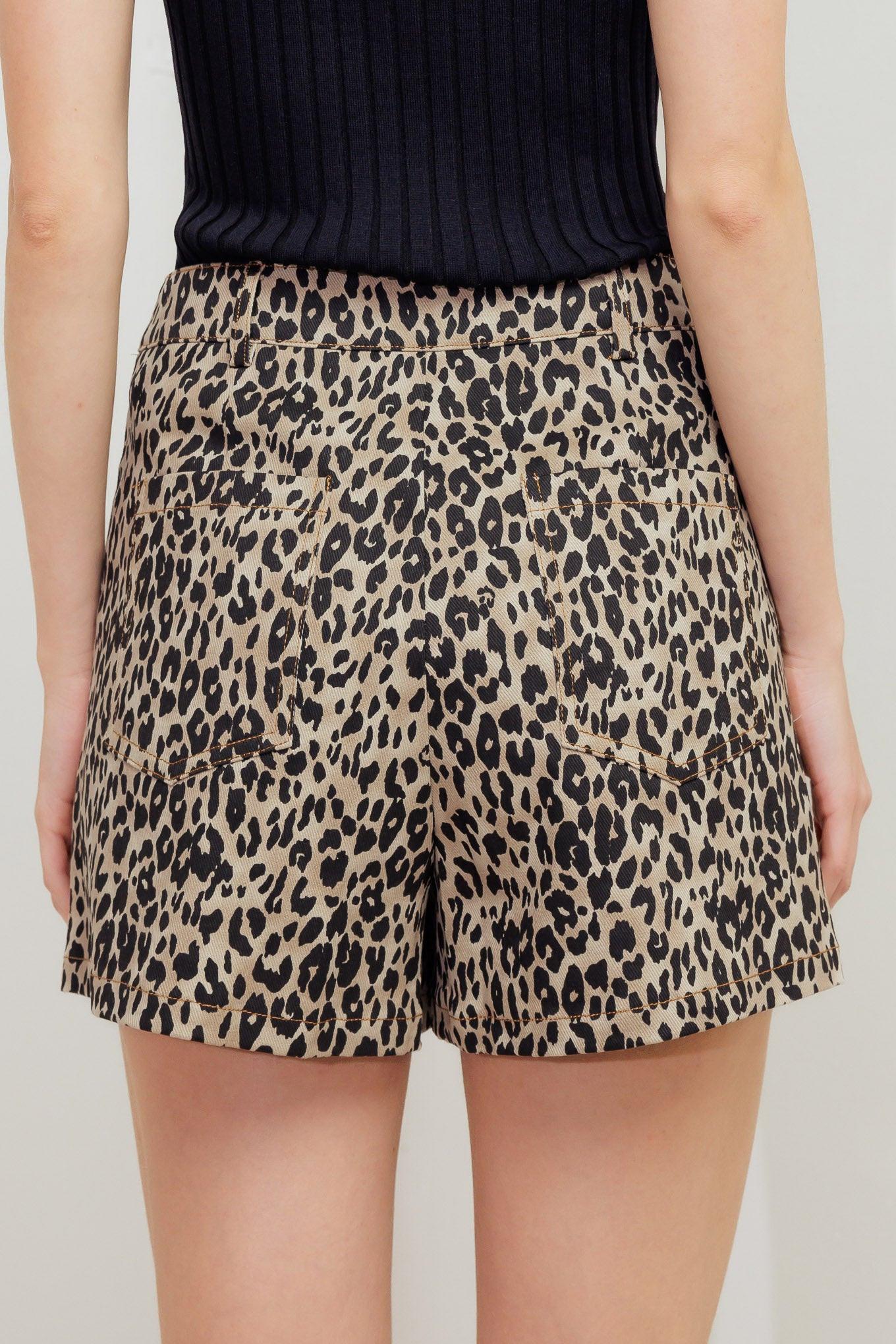 CATWALK MOVEMENT WOVEN SKORT.