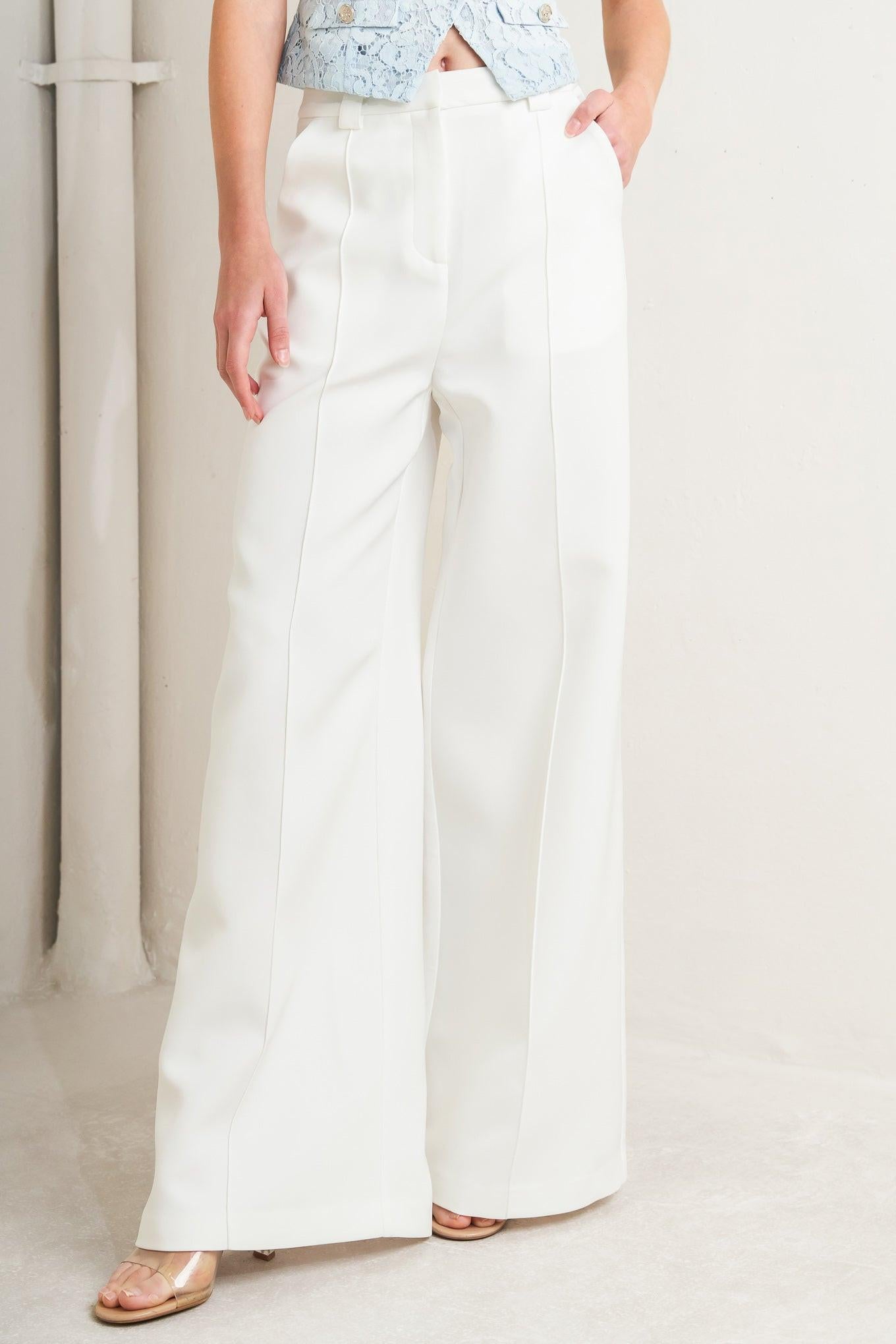 BRIGHT MOMENTS WOVEN PANTS.
