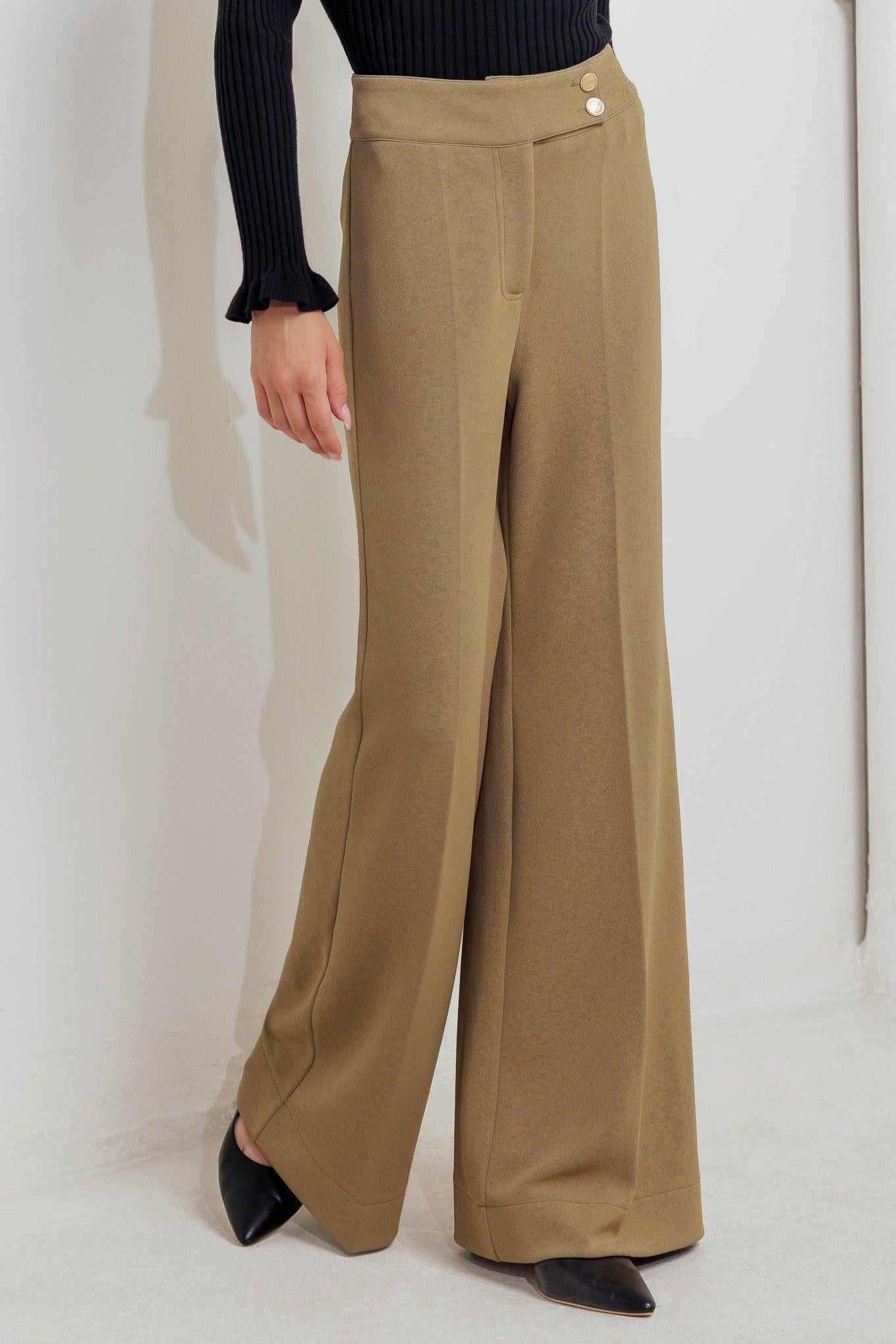 RUNWAY TO REALWAY KNIT PANTS.