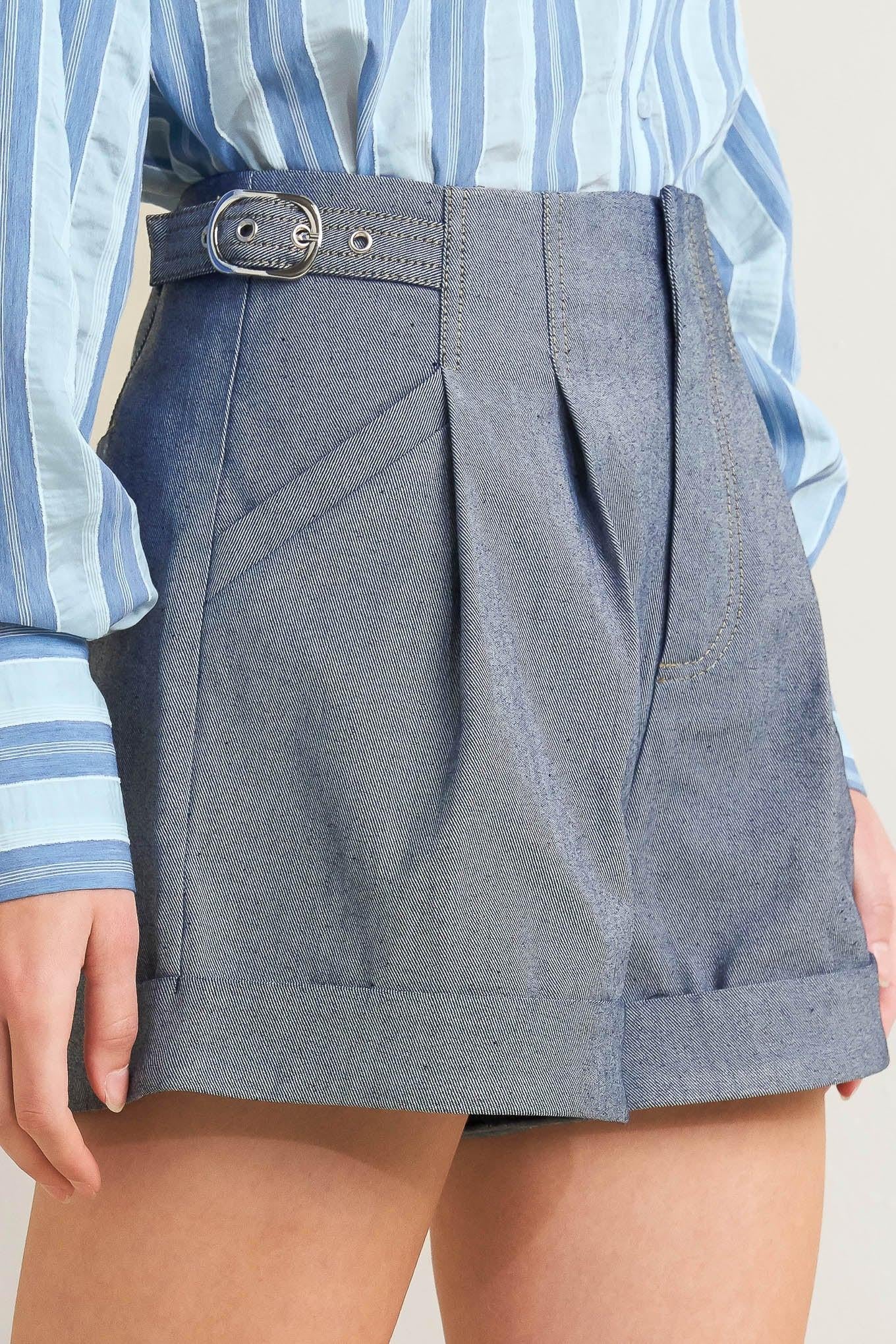 CONFIDENTLY COOL TAILORED WOVEN SHORT.