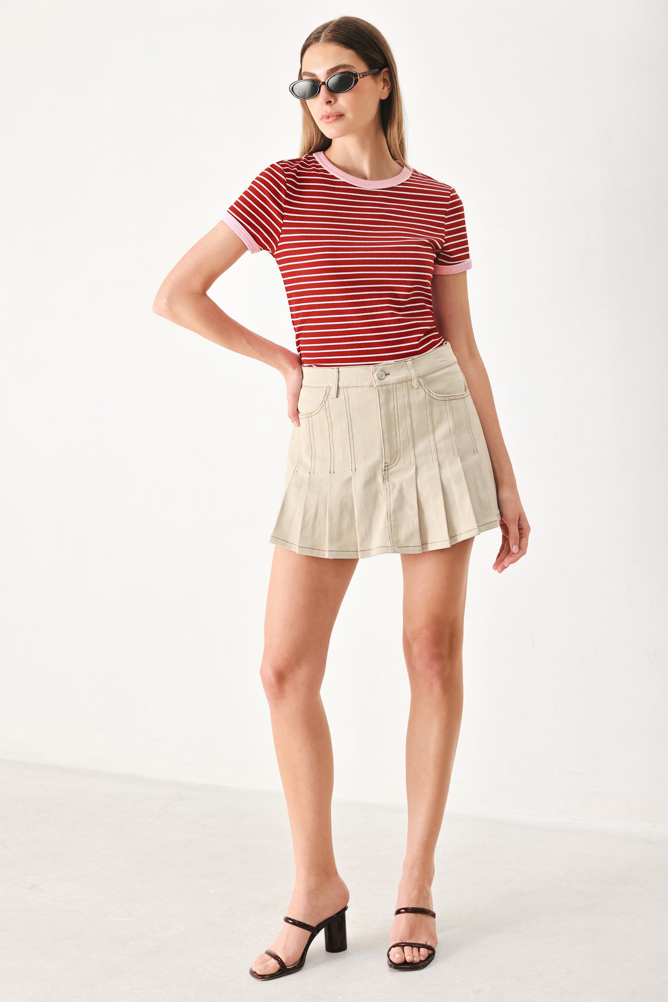 SOFT POWER WOVEN SKORT.