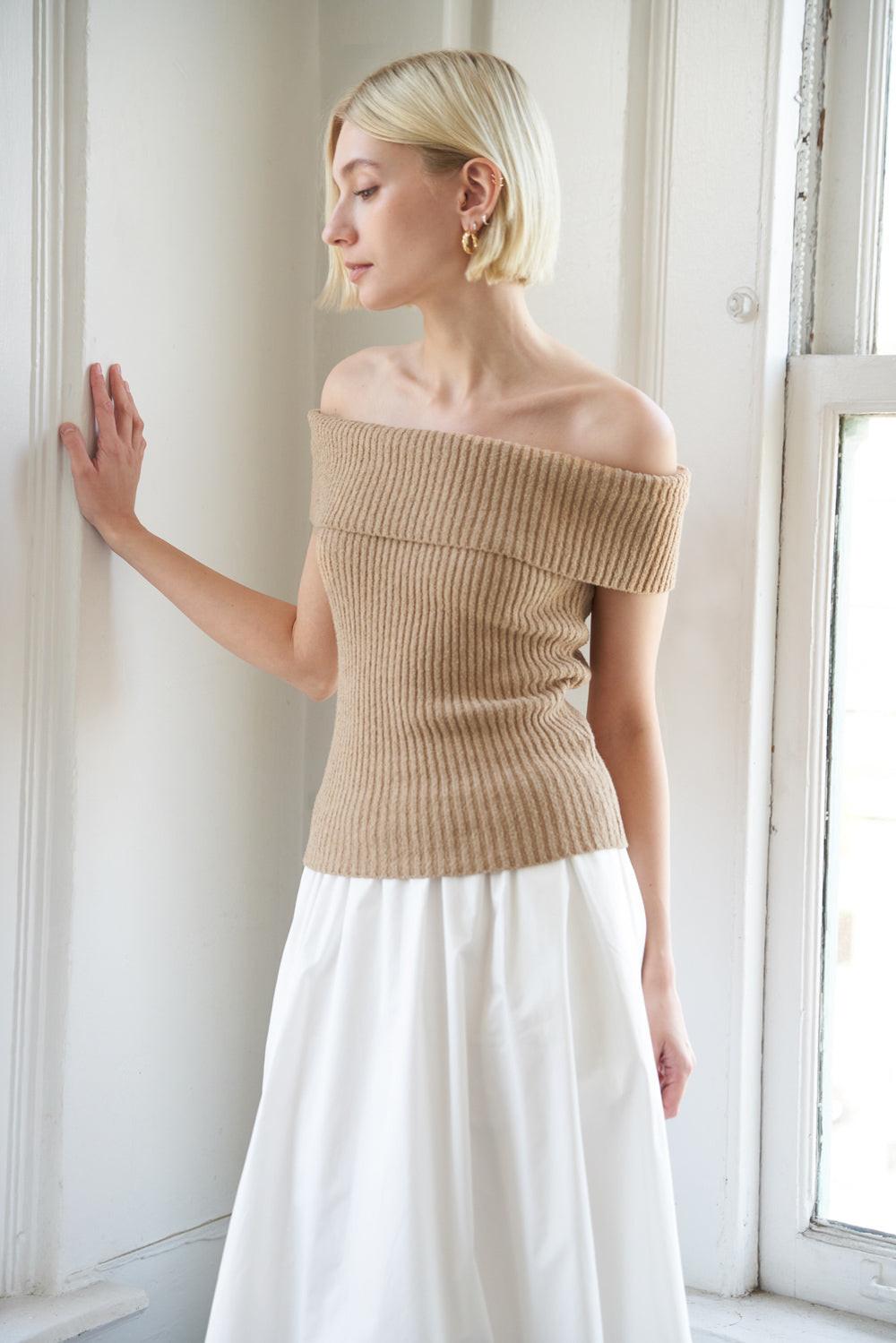 PRECIOUS APPROACH SHOULDER TOP.