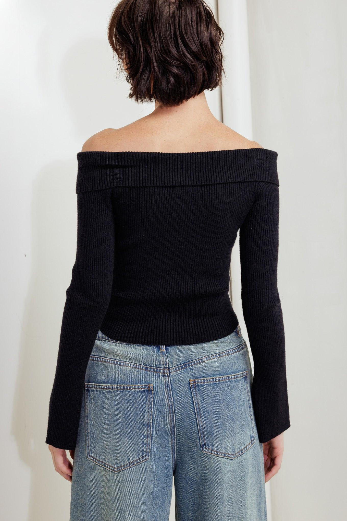 CHANGE OF PACE SWEATER TOP.
