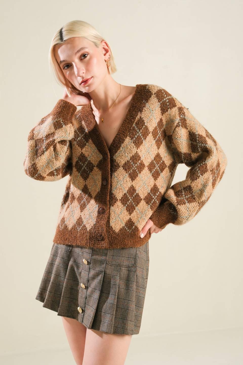 CHAMPAGNE COAST SWEATER CARDIGAN.