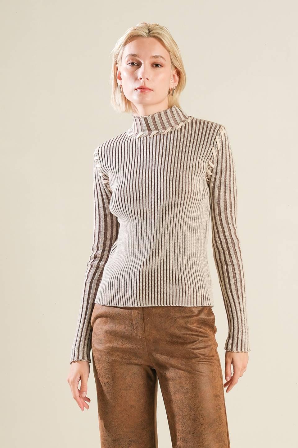 CANDID LOVE SWEATER TOP.