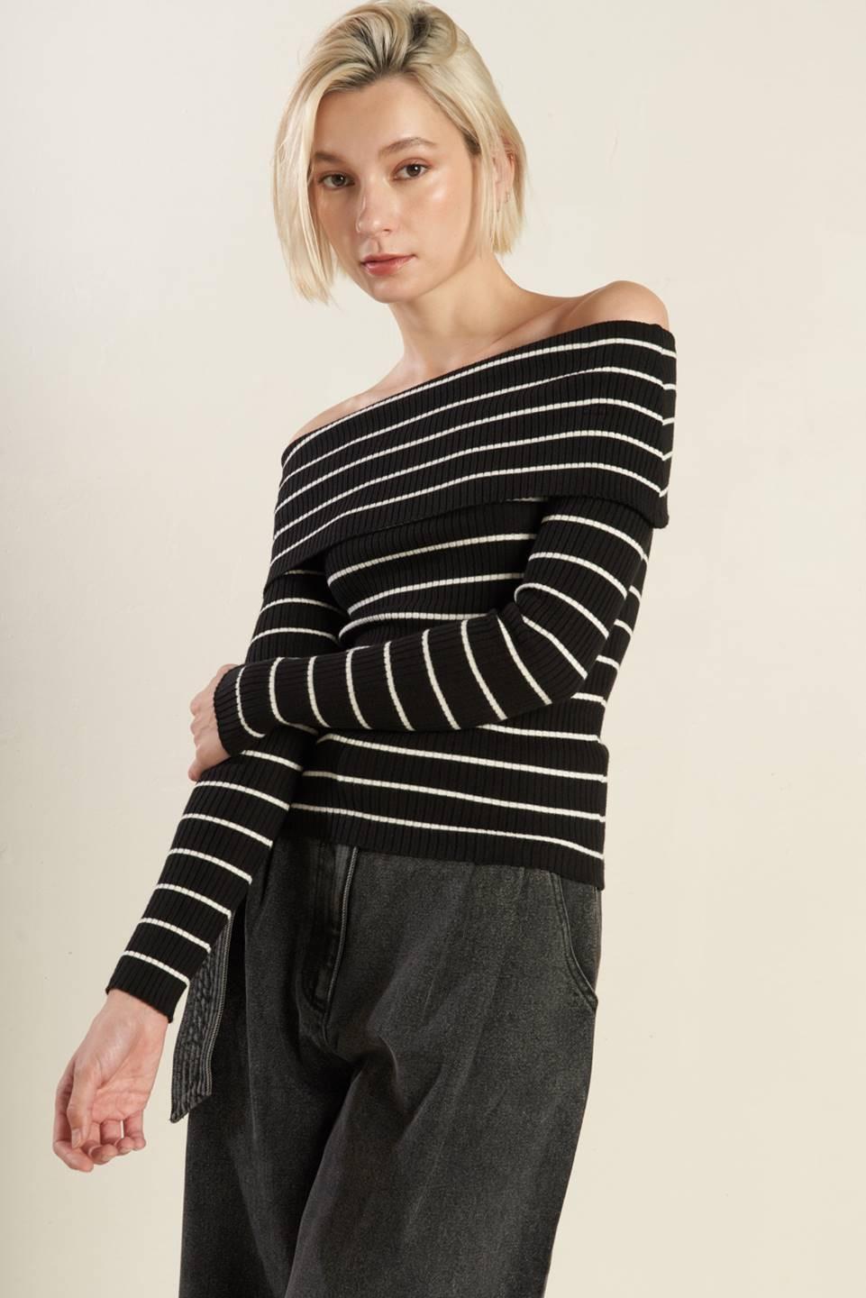 IN TOO DEEP SWEATER TOP.