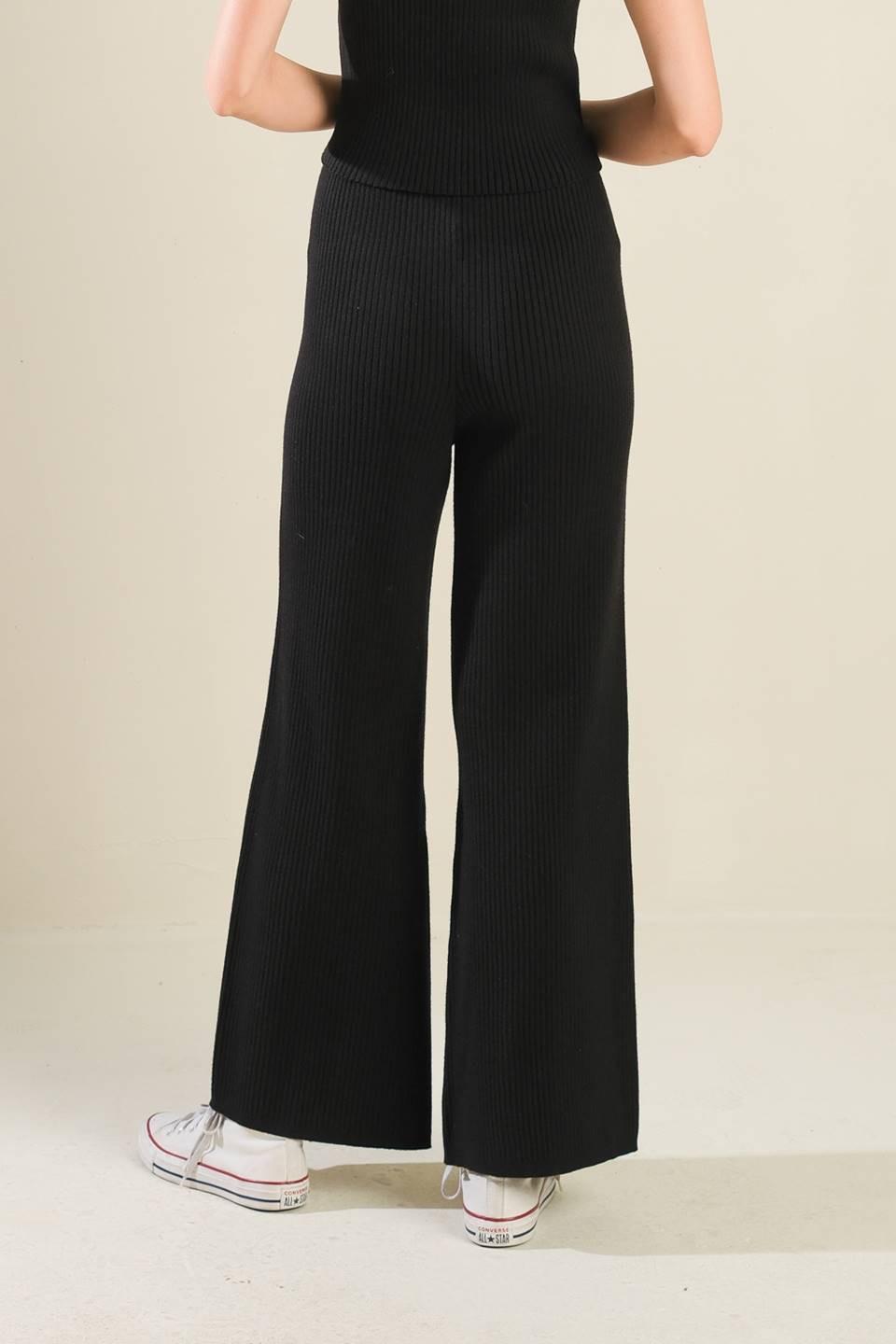 REGAL RISE BLACK KNIT PANTS.