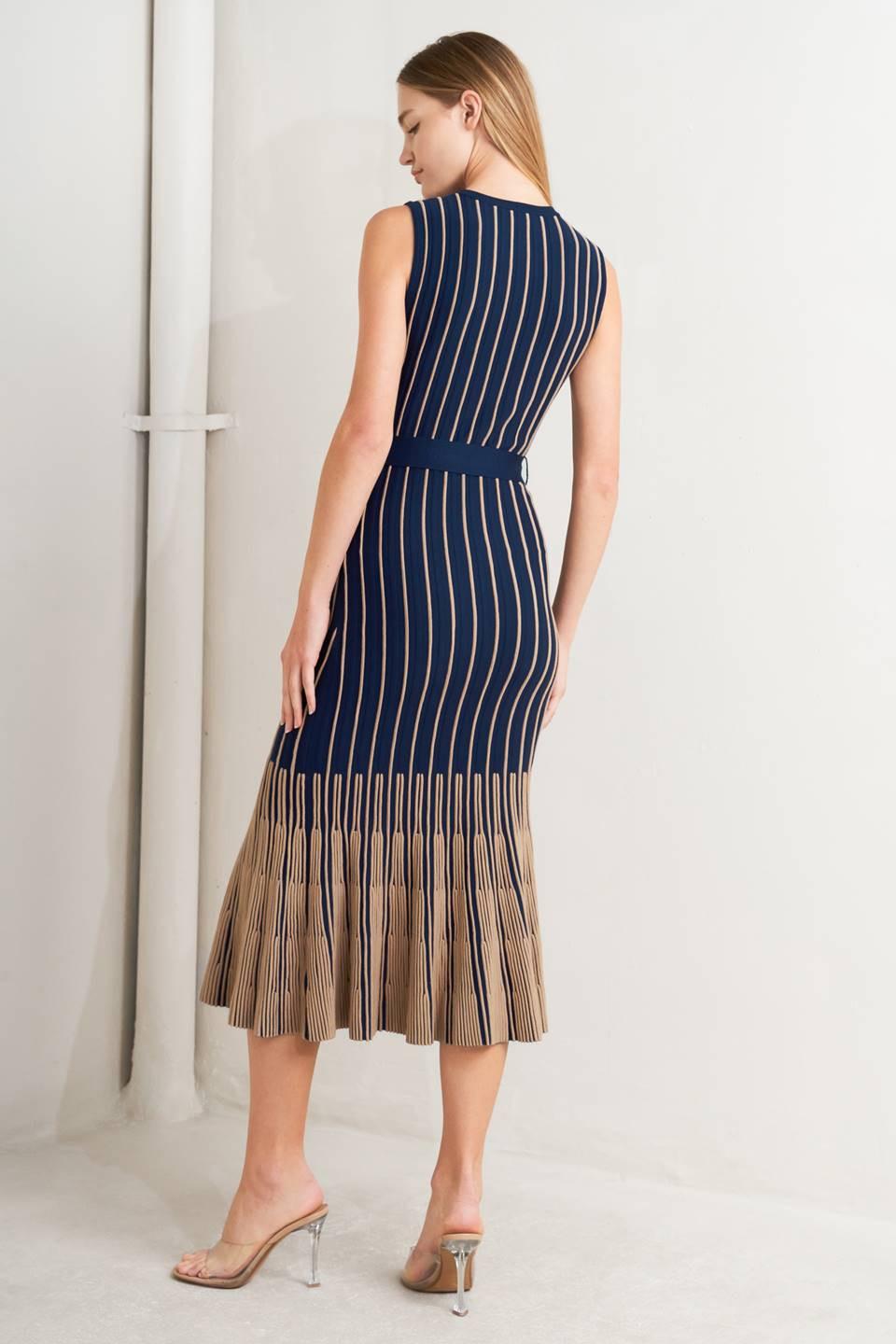 SMOOTH WEIGHTED FEEL KNIT MIDI DRESS.
