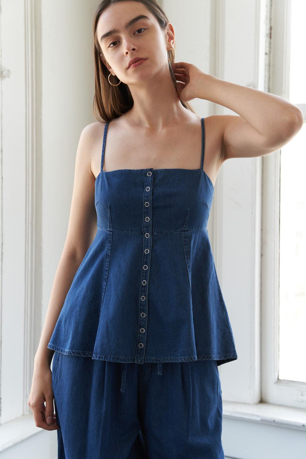 AUTHENTIC MOMENTS LIGHTWEIGHT DENIM TOP.