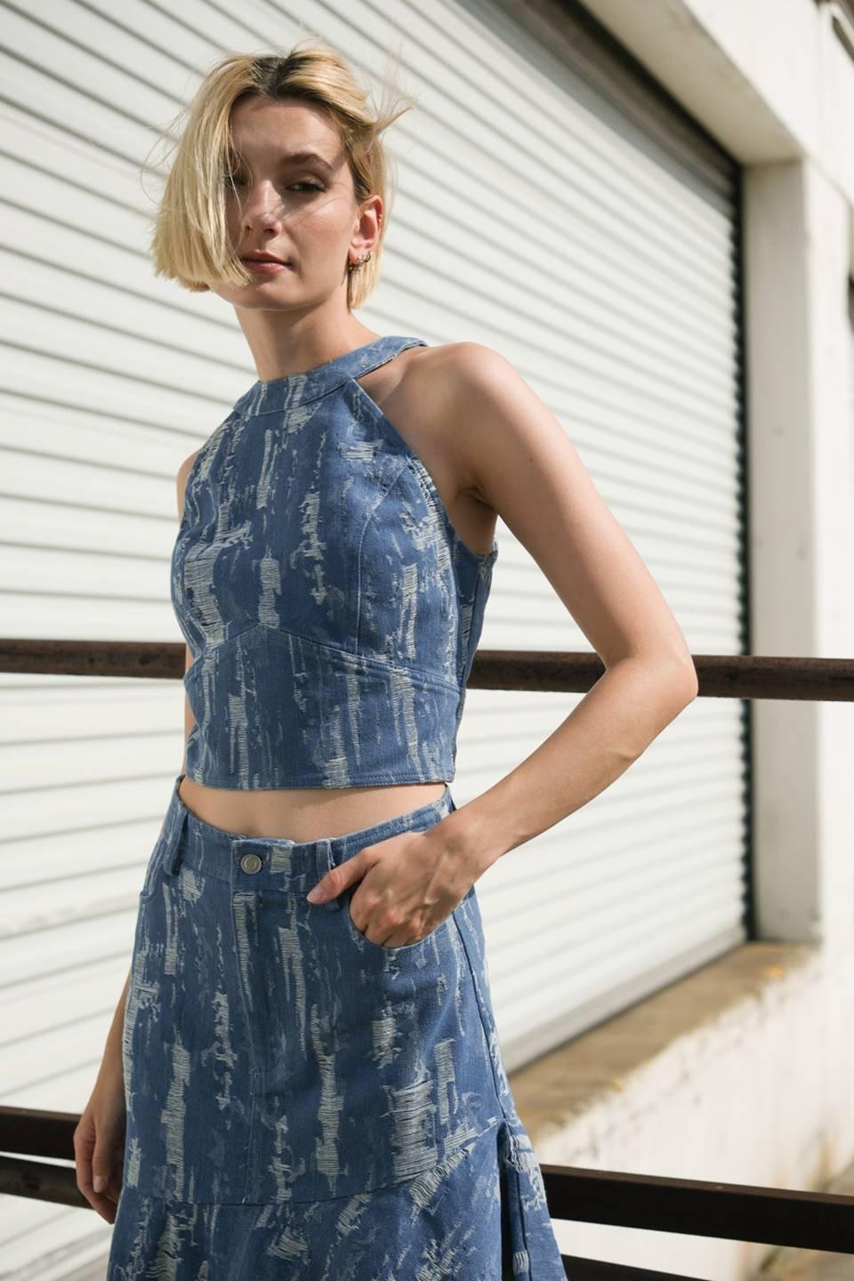 BREEZY ADORATION DENIM CROP TOP.