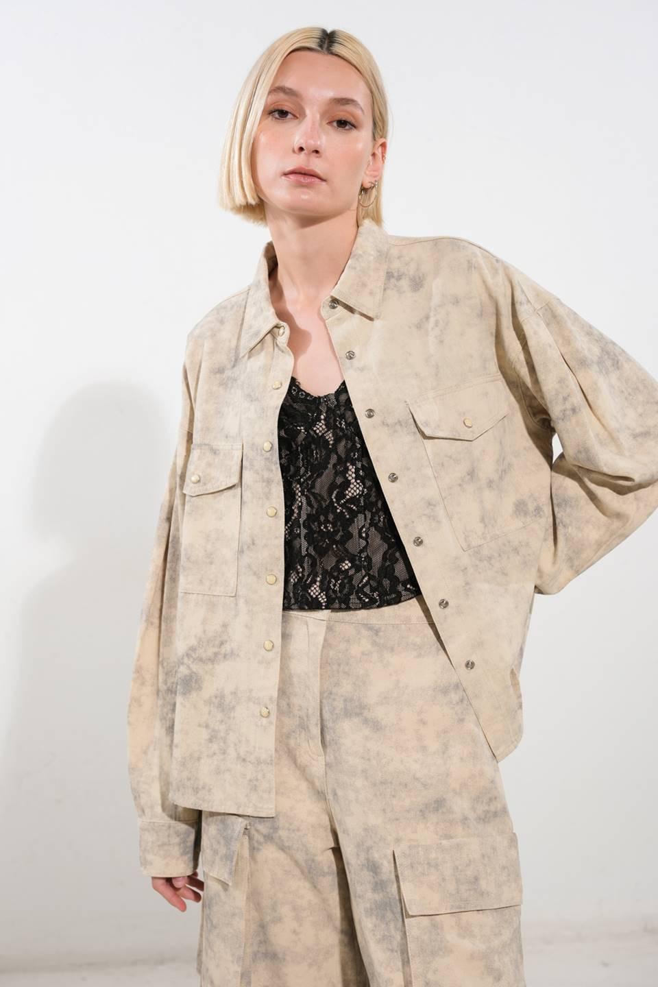 IN THE SPOTLIGHT WOVEN TOP.