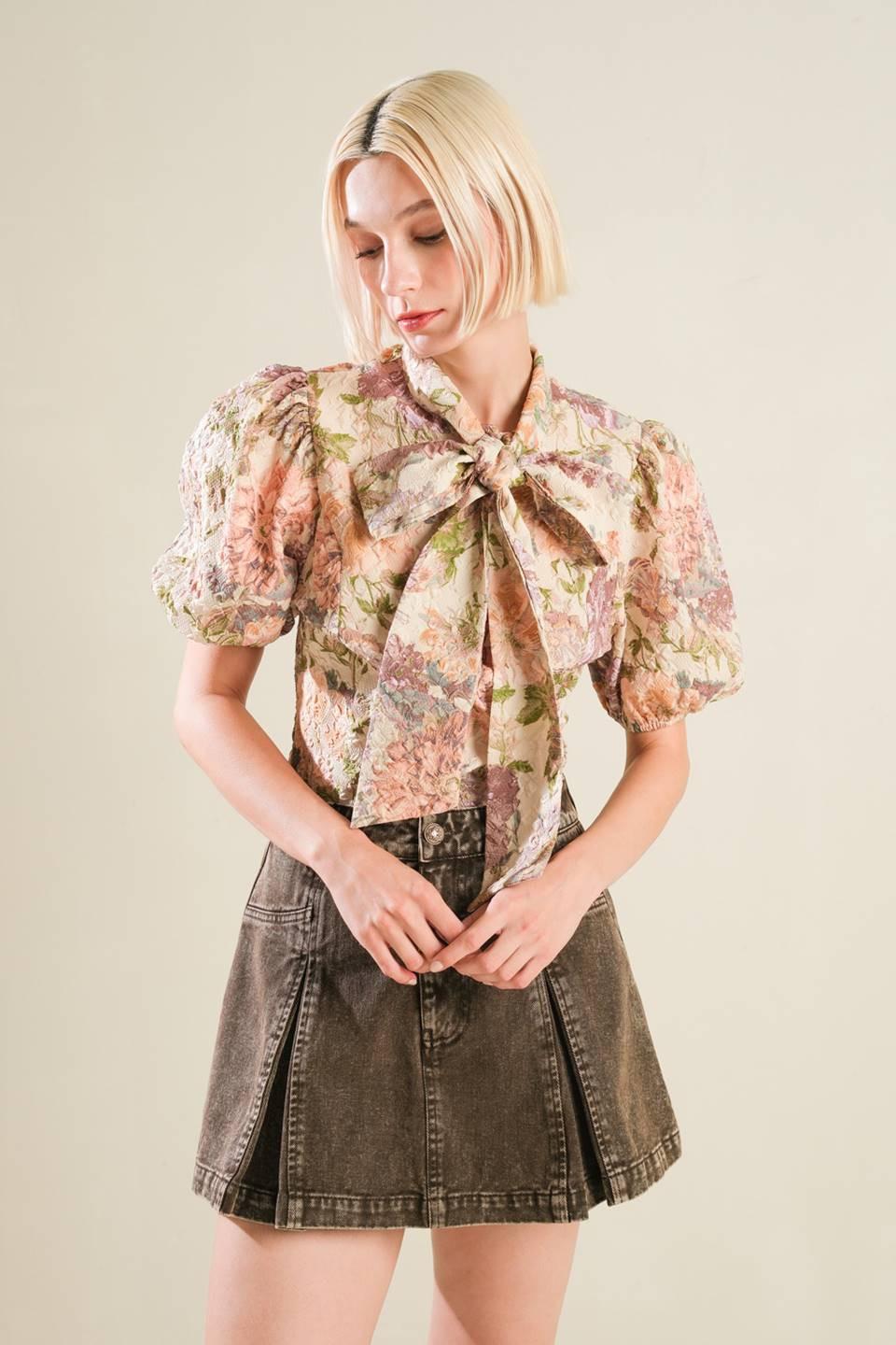 SLEEK SIMPLICITY WOVEN TOP.