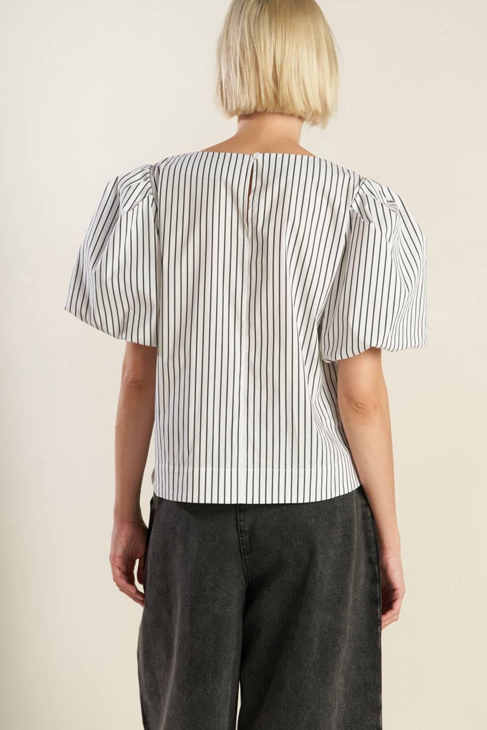 ALL THE FEELINGS WOVEN TOP.