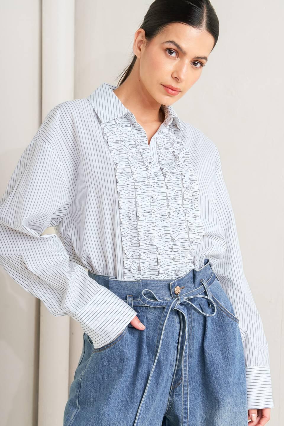 DAYLIGHT EDGE WOVEN TOP.