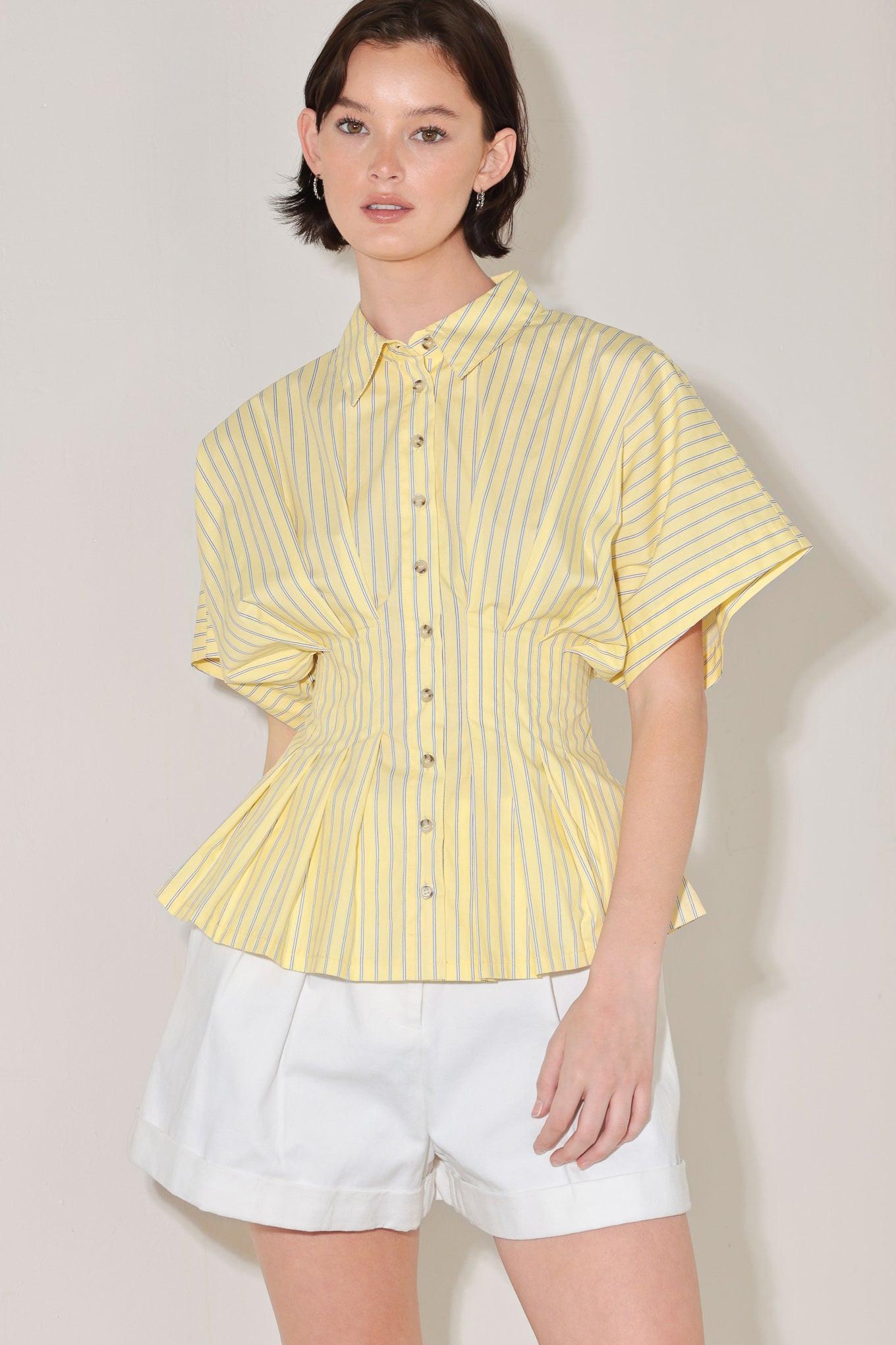 BUTTER MODE ACTIVATED WOVEN TOP.